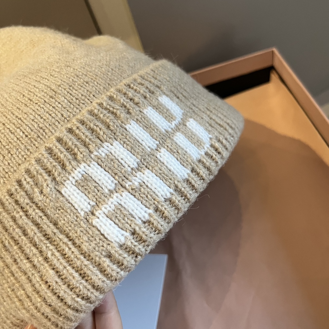 NO:215184,Miumiu Miu counter new style knitted wool hat fisherman hat baseball hat knitted hat, hat, miumiu, espadrilles, hats19860909miumiu缪缪专柜新款针织毛线帽帽子渔夫帽棒球帽针织帽,帽子,miumiu,espadrilles,hats,hat