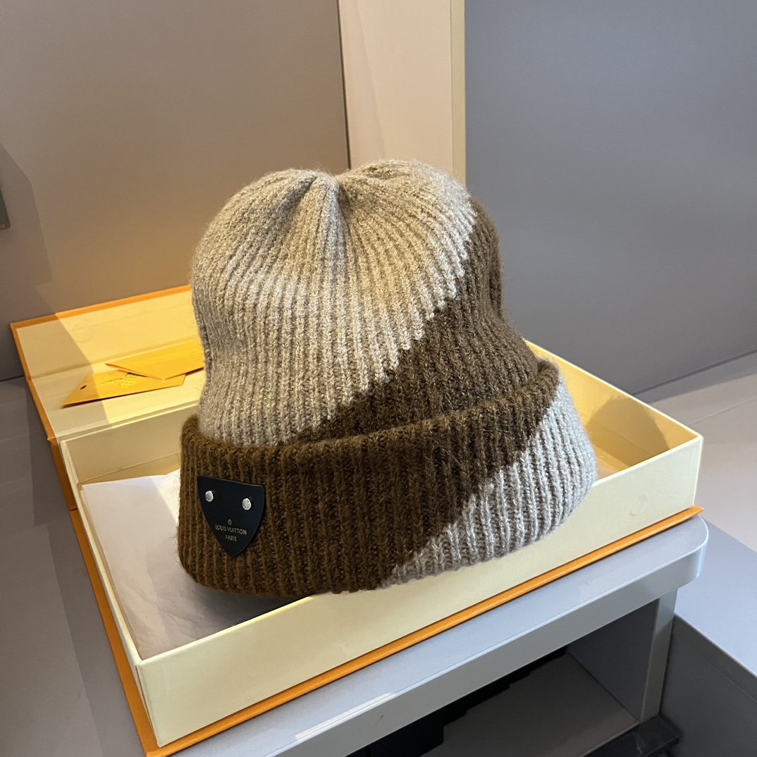NO:215187,LV new wool hat, men and women's universal wool hat, autumn and winter cold hat, fisherman hat baseball hat knit hat, hat, louis vuitton, espadrilles, hats19860909LV新款羊毛帽 男女通用毛线帽,秋冬冷帽帽子渔夫帽棒球帽针织帽,帽子,louis vuitton,espadrilles,hats,hat