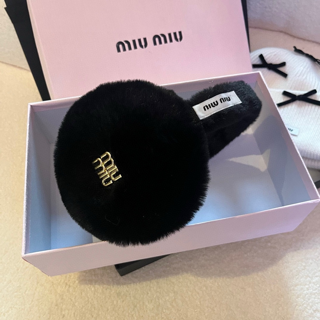 miumiu缪缪秋冬新款护耳兔毛耳罩三色可折叠