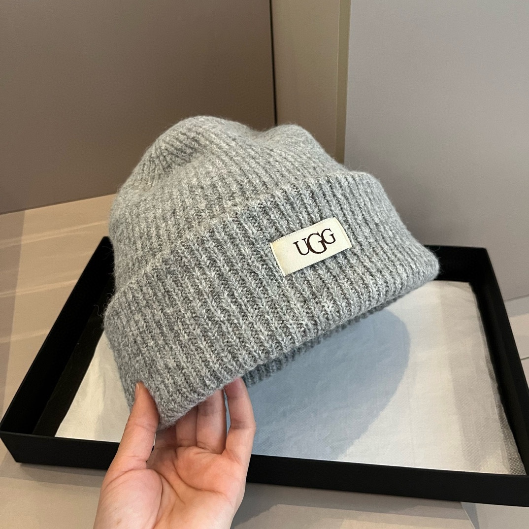 NO:215899,ugg new knitted wool hat running meter hat fisherman hat baseball hat knit hat, hat, espadrilles, hats19860909ugg新款针织毛线帽 跑量款帽子渔夫帽棒球帽针织帽,帽子,espadrilles,hats,hat