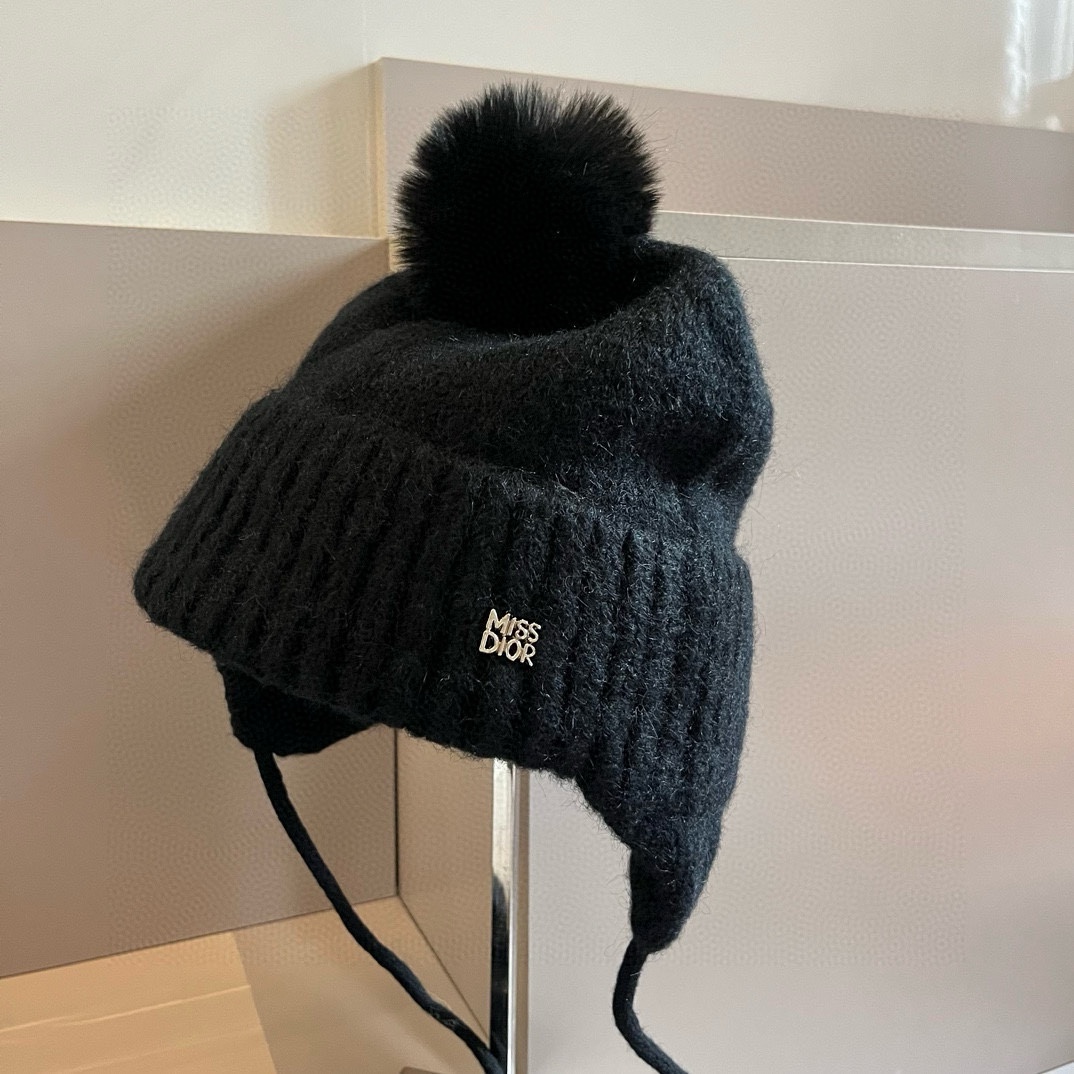 NO:216135,Dior new ear protection hat, wool hat, black and white two-color hat fisherman hat baseball hat knit hat, hat, dior, dior, espadrilles, hats19860909Dior迪奥新款护耳帽,羊毛帽,黑 白两色帽子渔夫帽棒球帽针织帽,帽子,dior,dior,espadrilles,hats,hat