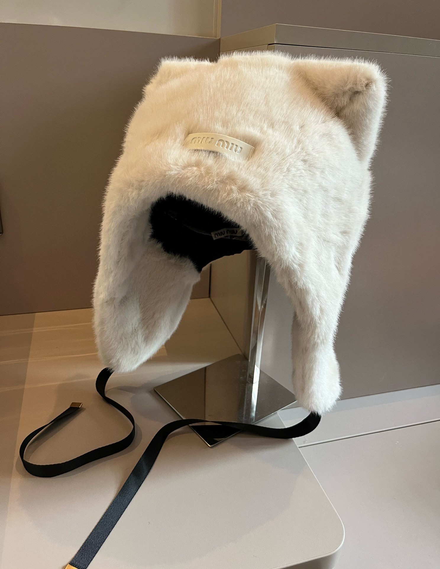 NO:216091,Miumiu new cat ear protection hat, mink fur fabric hat, fisherman hat baseball hat knit hat, hat, miumiu, espadrilles, hats19860909缪缪miumiu新款猫耳朵护耳帽,水貂毛面料帽子渔夫帽棒球帽针织帽,帽子,miumiu,espadrilles,hats,hat