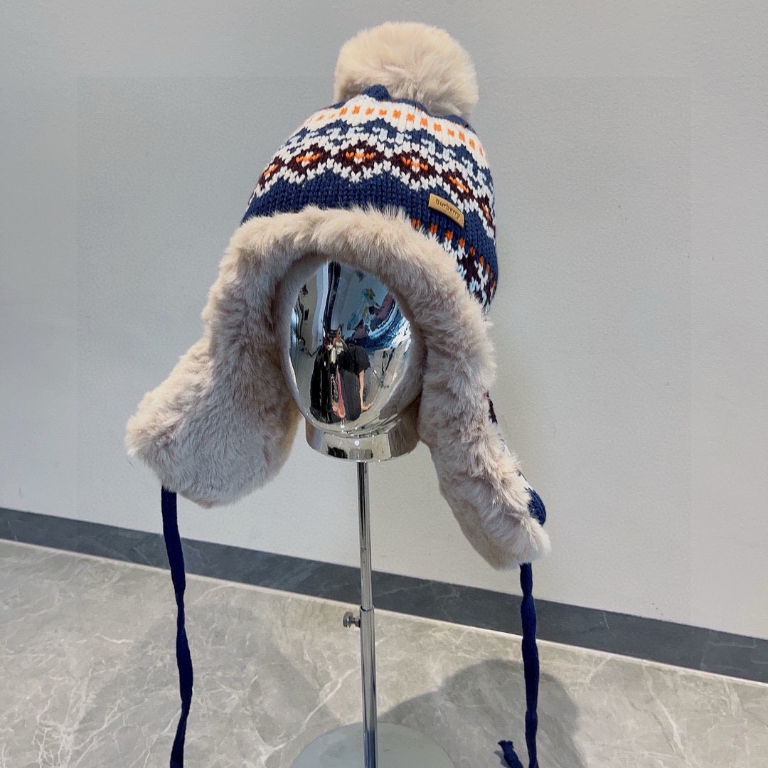 NO:216576,Burberry Burberry autumn and winter new ear protection hat, mao Leifeng hat, hat fisherman hat baseball hat knit hat, hat, burberry, burberry, espadrilles, hats19860909Burberry巴宝莉秋冬新款护耳帽,毛毛雷锋帽,帽子渔夫帽棒球帽针织帽,帽子,burberry,burberry,espadrilles,hats,hat