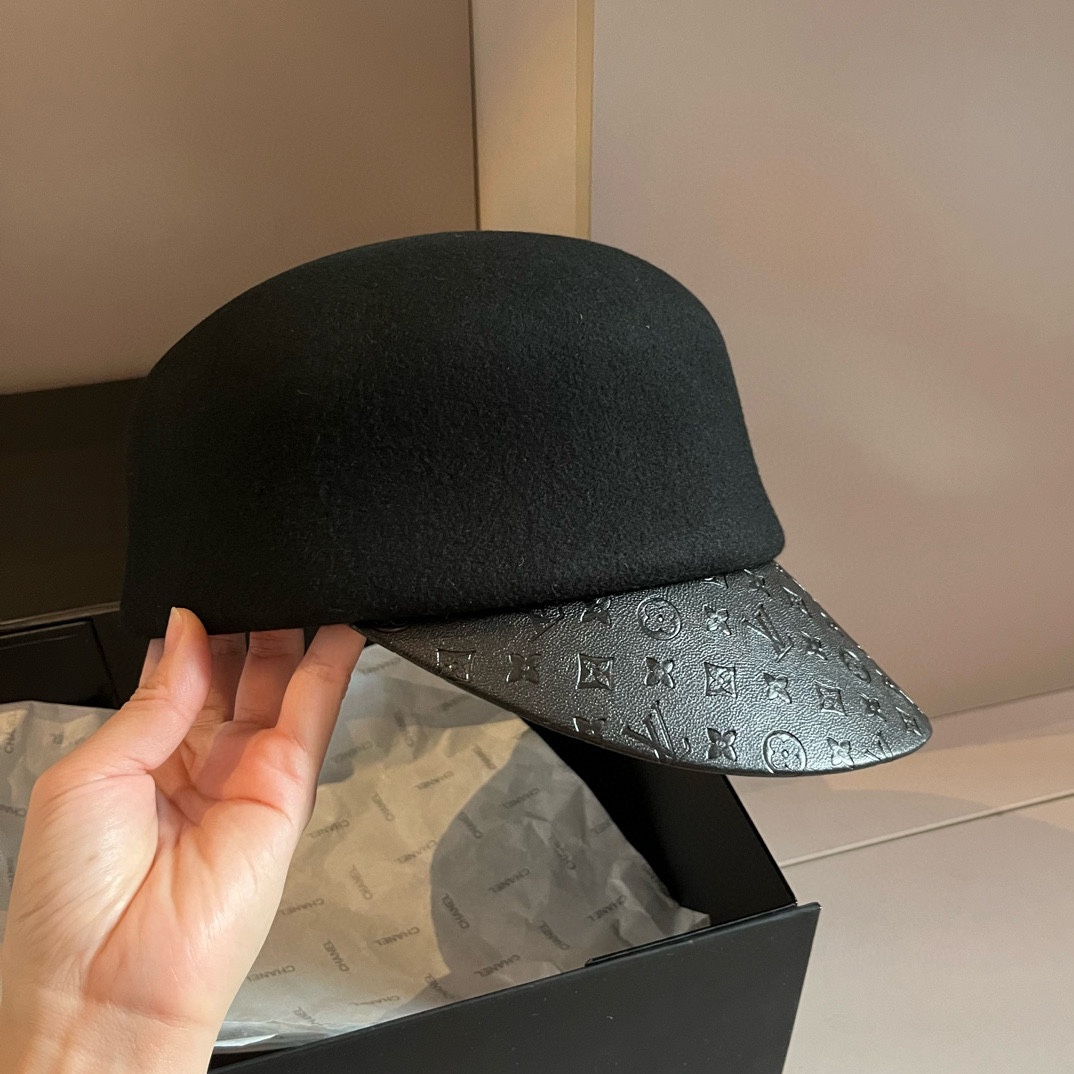 NO:216594,LV autumn and winter new style duck tongue military cap, woolen hat, 100% wool fabric head circumference 57cm hat Fisherman hat Baseball hat Knitted hat, hat, louis vuitton, espadrilles, hats19860909LV秋冬新款鸭舌军帽,毛呢帽,百分百羊毛面料头围57cm帽子渔夫帽棒球帽针织帽,帽子,louis vuitton,espadrilles,hats,hat