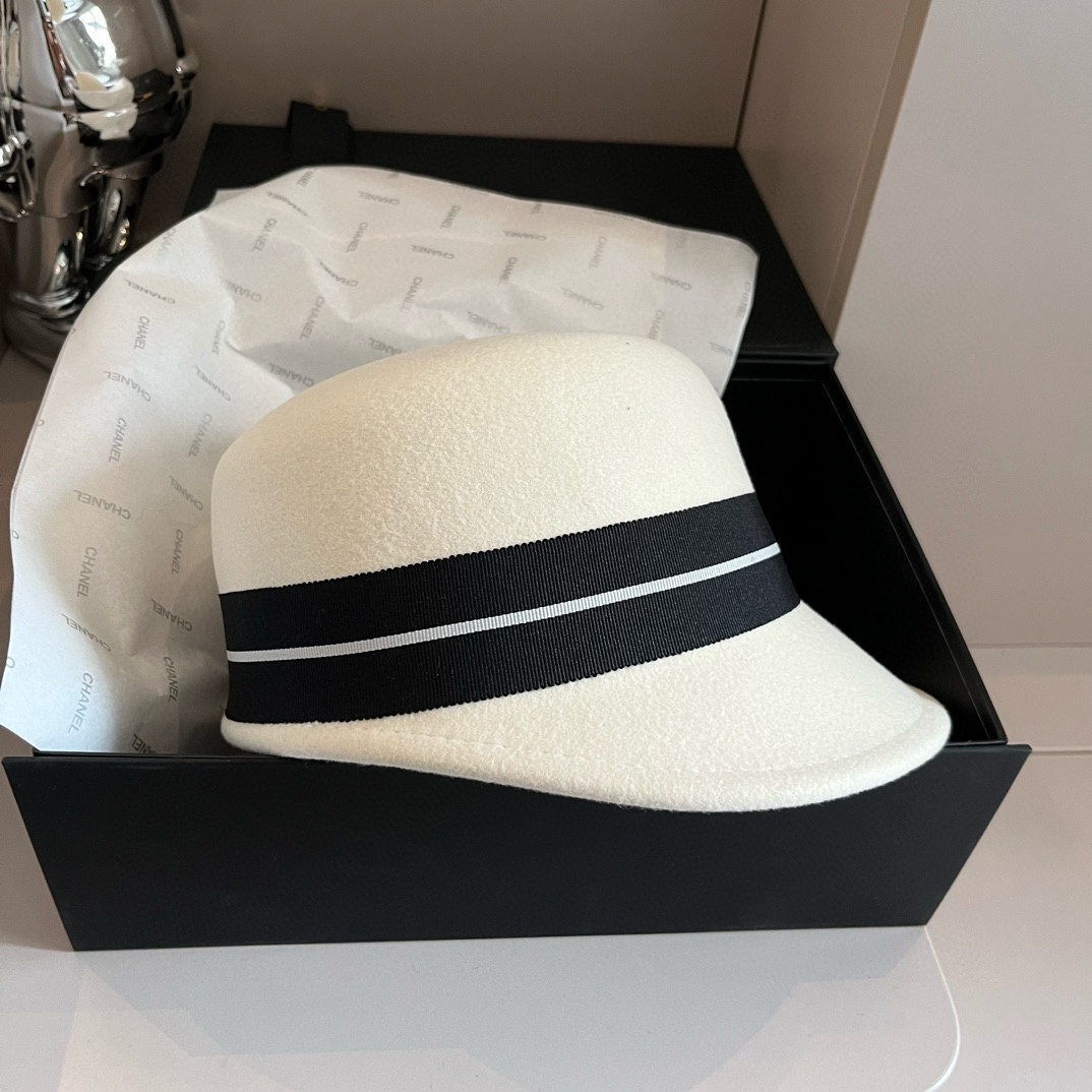 NO:216633,White Prada Prada new wool military cap, 100% wool fabric hat, fisherman hat baseball hat knit hat, hat, prada, prada, espadrilles, hats19860909白色 Prada普拉达新款羊毛军帽,百分百羊毛面料帽子渔夫帽棒球帽针织帽,帽子,prada,prada,espadrilles,hats,hat