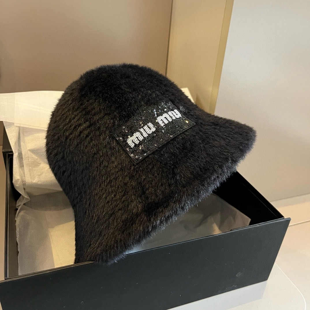 NO:216373,Miumiu new fisherman hat fisherman hat baseball hat knit hat, hat, miumiu, espadrilles, hats19860909缪缪miumiu新款渔夫帽帽子渔夫帽棒球帽针织帽,帽子,miumiu,espadrilles,hats,hat