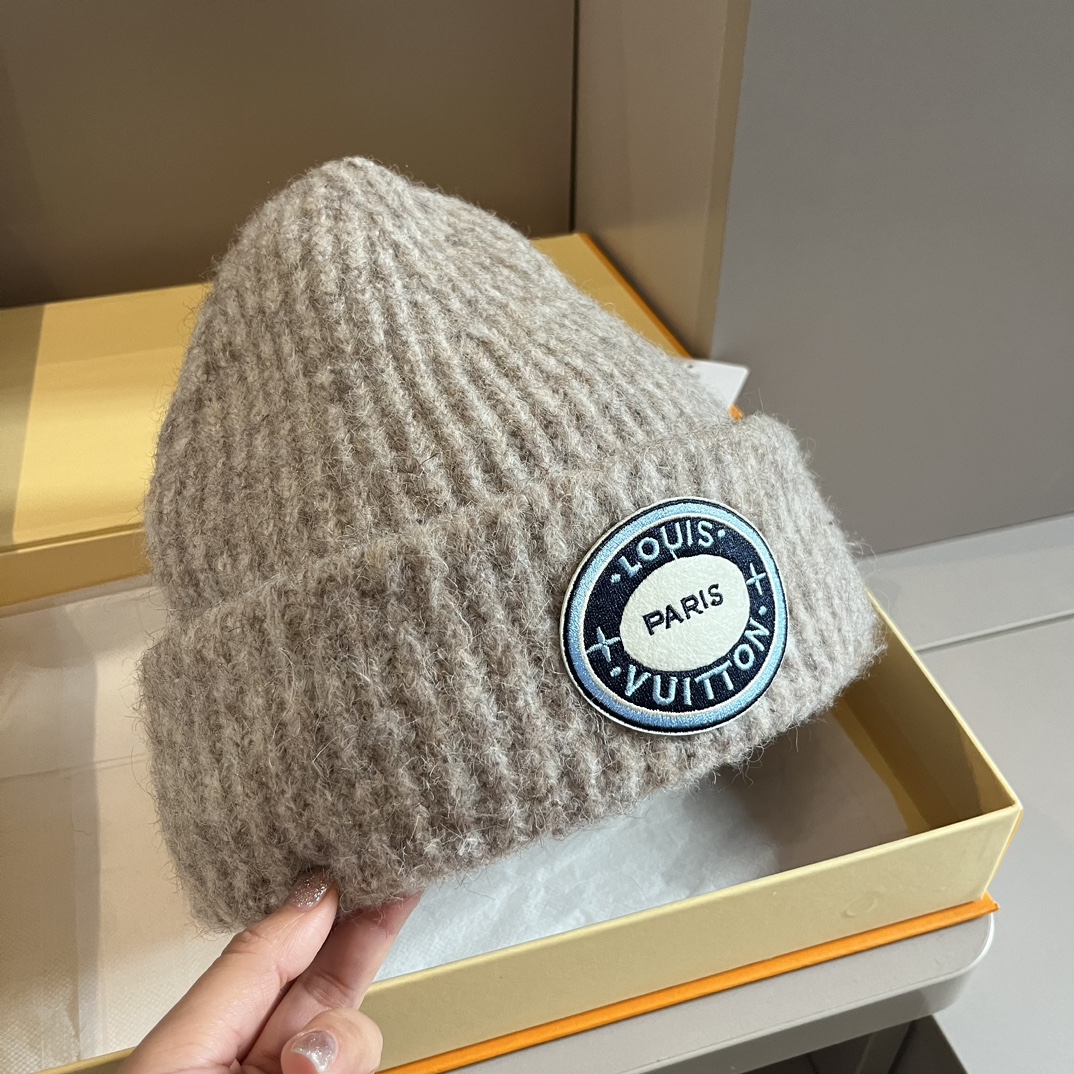 NO:216340,LV new knitted wool hat, hat fisherman hat baseball hat knit hat, hat, louis vuitton, espadrilles, hats19860909LV新款针织毛线帽,帽子渔夫帽棒球帽针织帽,帽子,louis vuitton,espadrilles,hats,hat