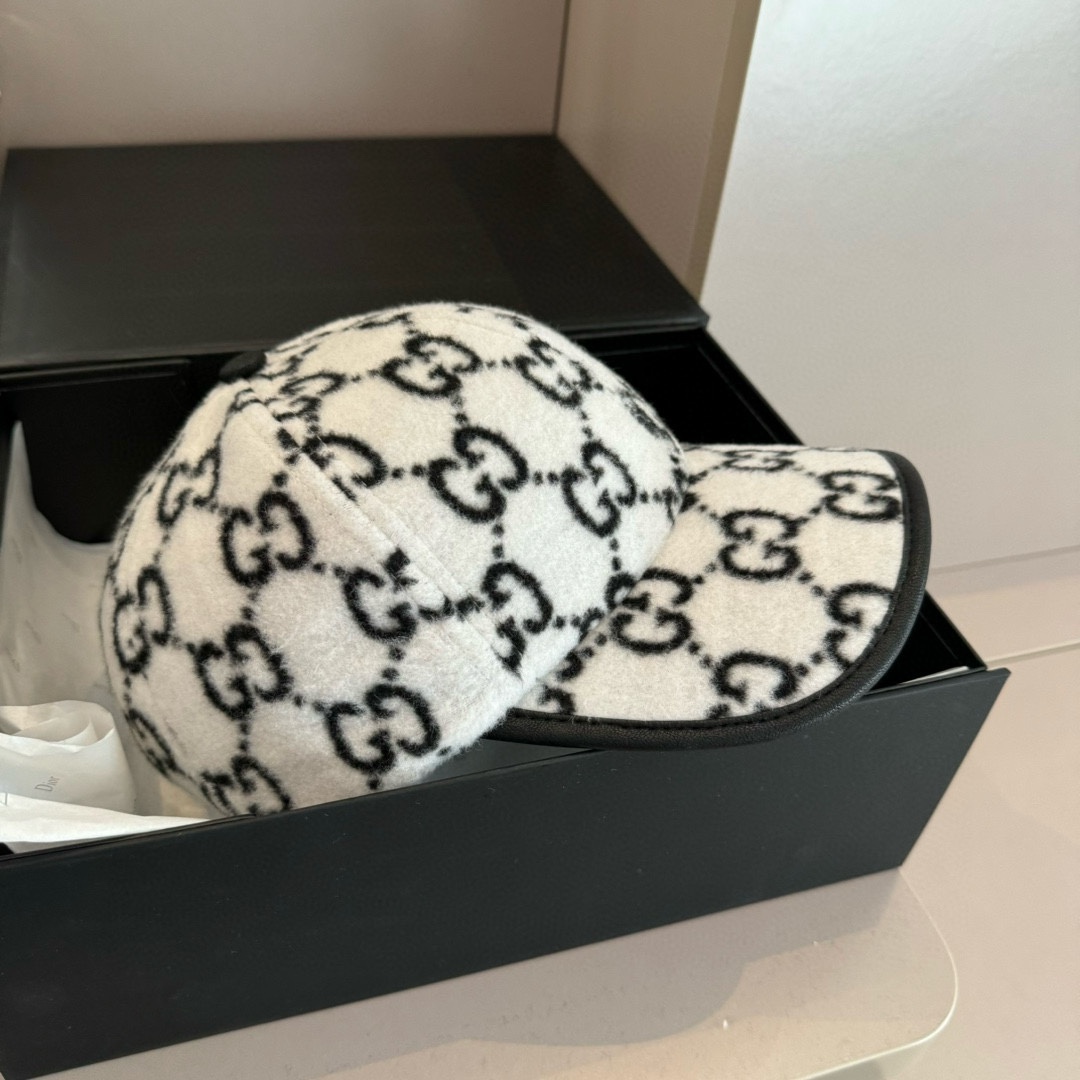 NO:217552,Gucci Gucci autumn and winter new baseball cap, whee hat, head circumference 57cm hat, fisherman hat baseball hat knit hat, hat, gucci, espadrilles, hats19860909Gucci古奇秋冬新款鸭舌帽,毛呢帽,头围57cm帽子渔夫帽棒球帽针织帽,帽子,gucci,espadrilles,hats,hat