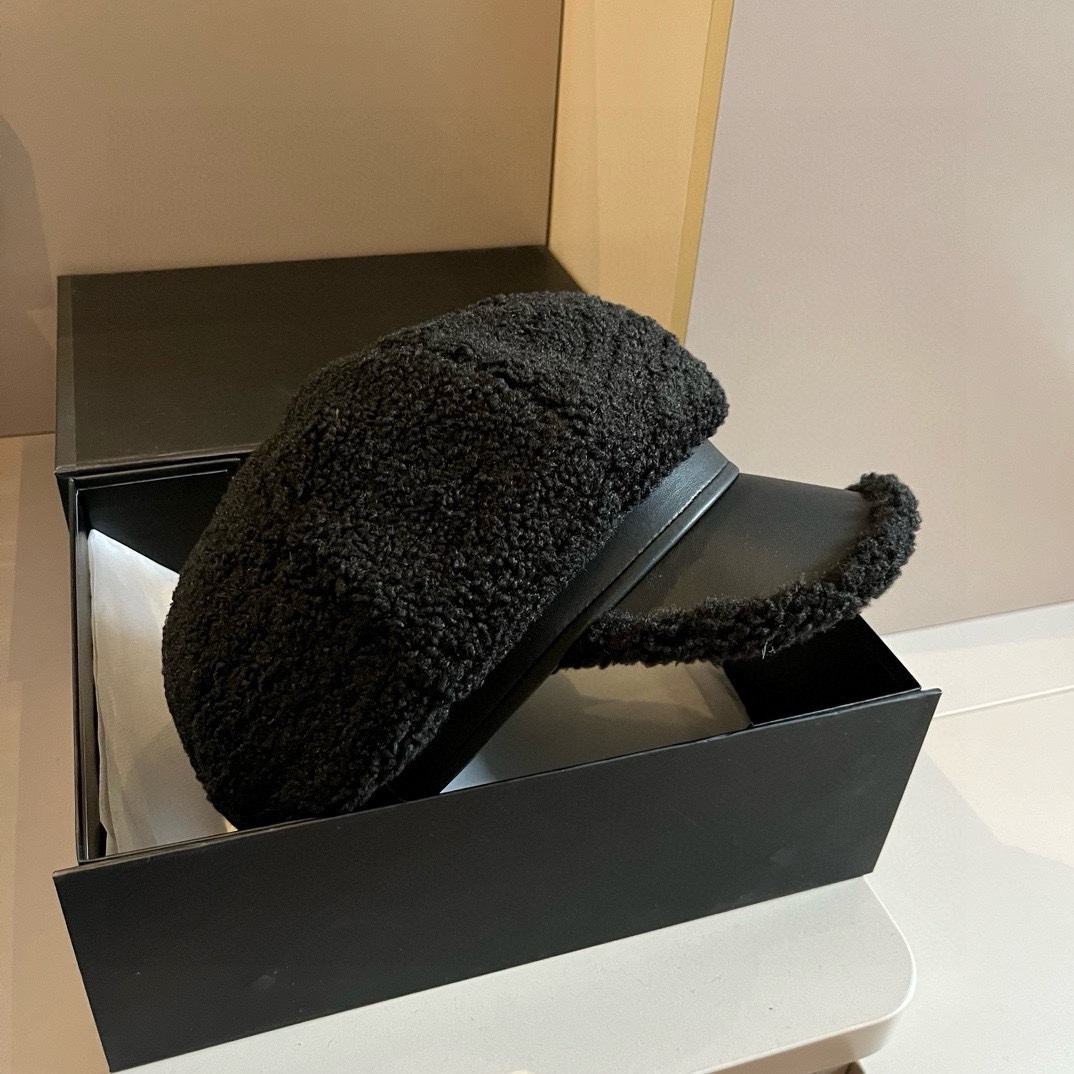 NO:217426,Miumiu autumn and winter new style lamb velvet painter hat, head circumference 57cm hat, fisherman hat baseball hat knit hat, hat, miumiu, espadrilles, hats19860909缪缪miumiu秋冬新款羊羔绒画家帽,头围57cm帽子渔夫帽棒球帽针织帽,帽子,miumiu,espadrilles,hats,hat