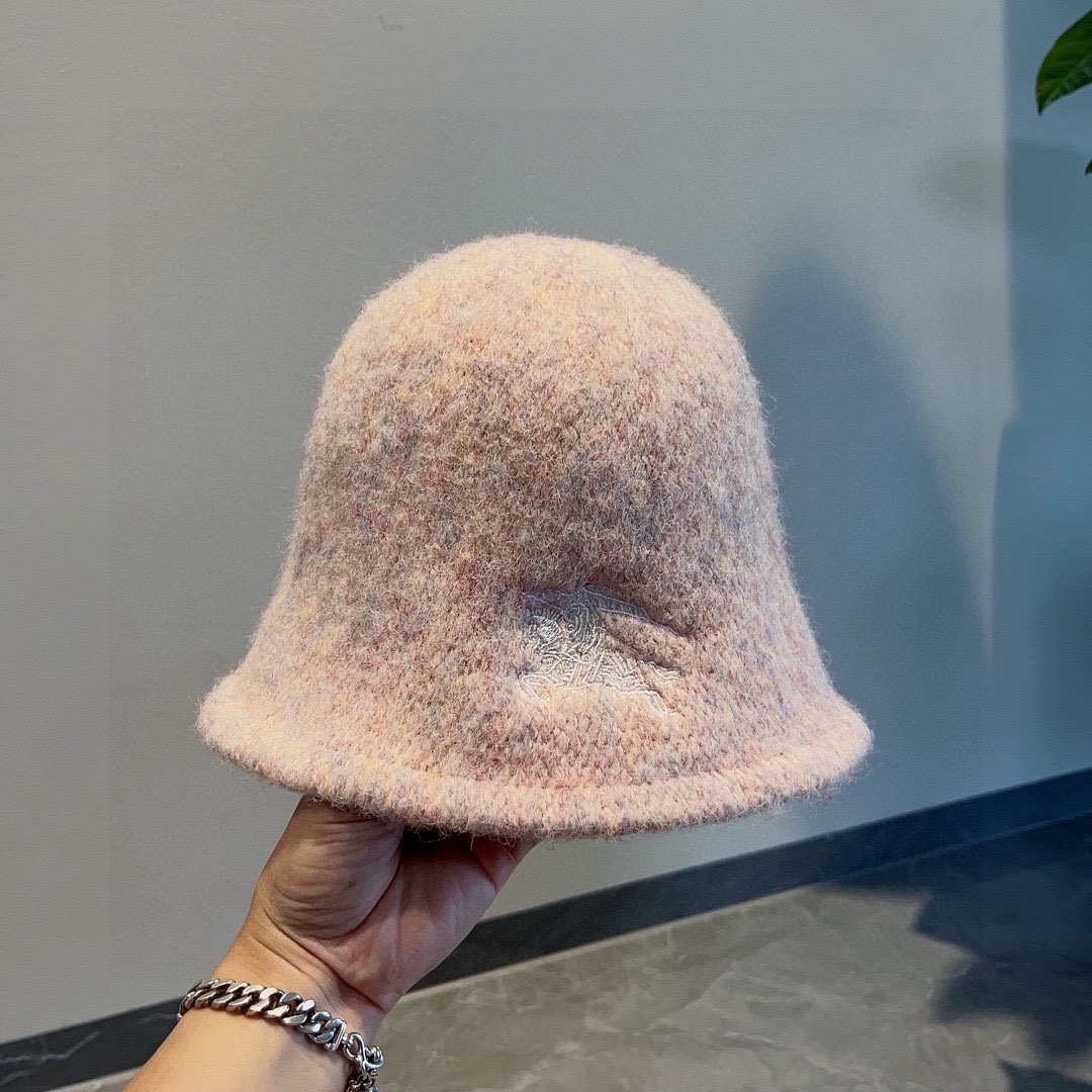 NO:217453,Burberry Burberry autumn and winter new fisherman hat, wash leather bucket hat, head circumference 57cm hat, fisherman hat baseball hat knit hat, hat, burberry, burberry, espadrilles, hats19860909Burberry巴宝莉秋冬新款渔夫帽,洗水皮桶帽,头围57cm帽子渔夫帽棒球帽针织帽,帽子,burberry,burberry,espadrilles,hats,hat