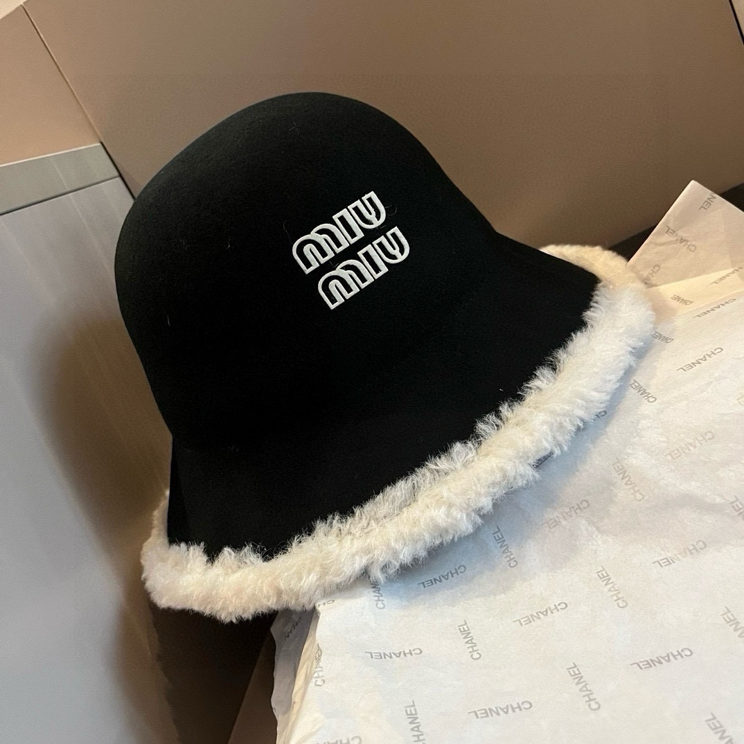NO:217687,Miumiu autumn and winter new wool hat, head circumference 57cm hat, fisherman hat baseball hat knit hat, hat, miumiu, espadrilles, hats19860909缪缪miumiu秋冬新款羊毛帽,头围57cm帽子渔夫帽棒球帽针织帽,帽子,miumiu,espadrilles,hats,hat