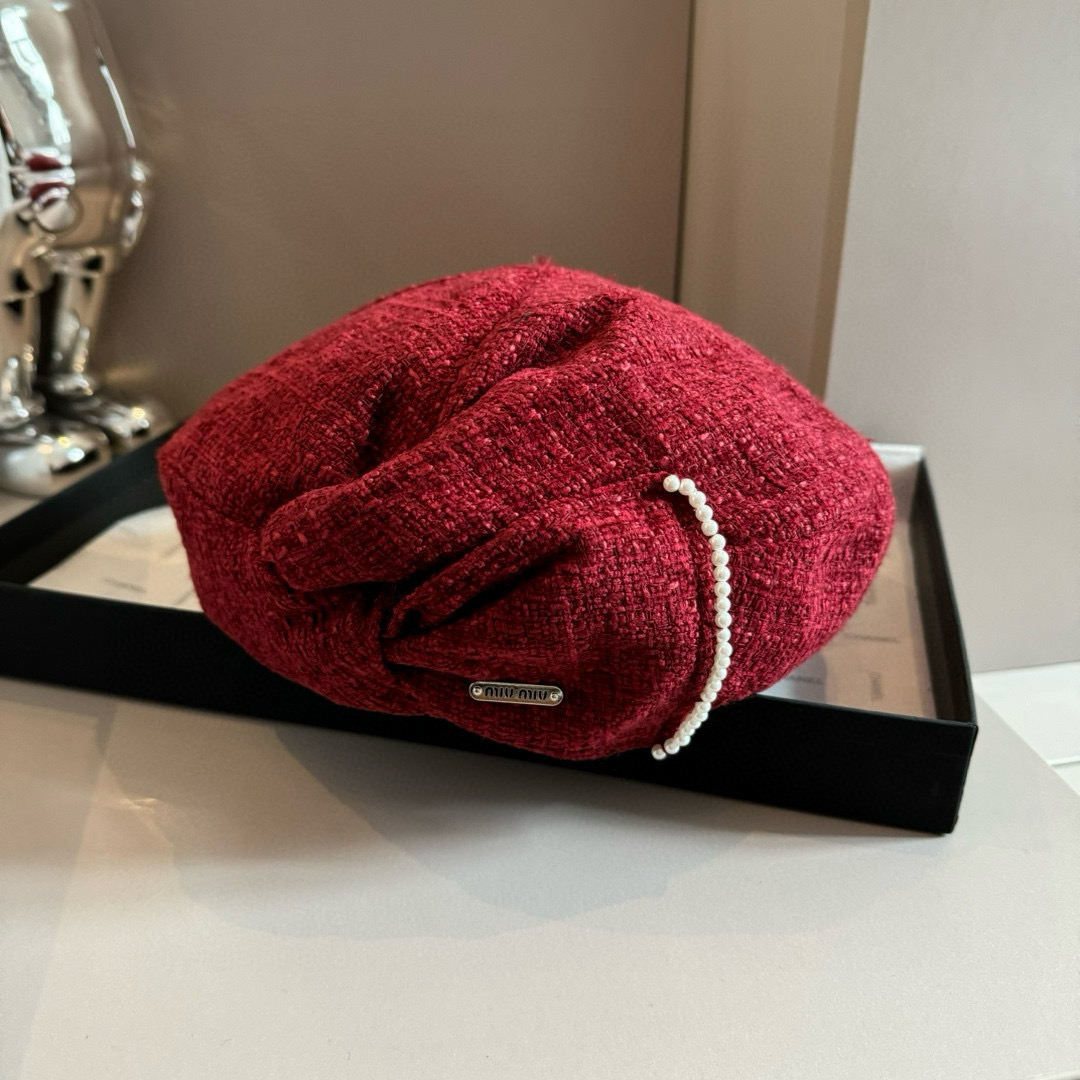 NO:219430,Miumiu Miu new beret, goddess style, head circumference 57cm hat, fisherman hat, baseball hat, knit hat, hat, miumiu, espadrilles, hats19860909miumiu缪缪新款贝雷帽,女神范,头围57cm帽子渔夫帽棒球帽针织帽,帽子,miumiu,espadrilles,hats,hat