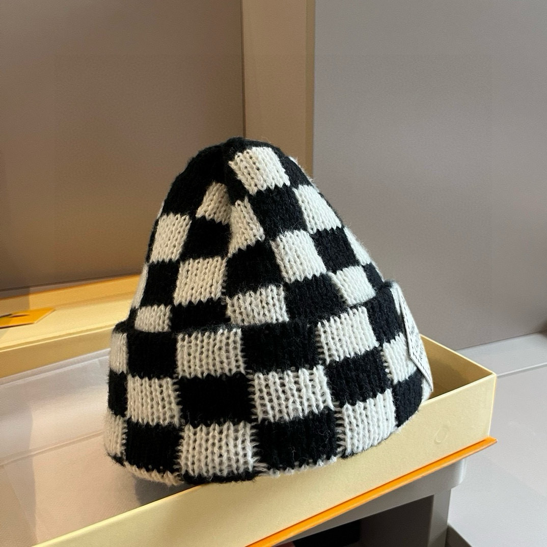 NO:219449,Lv autumn and winter new wool hat, checkerboard wool hat, fisherman hat baseball hat knit hat, hat, louis vuitton, espadrilles, hats19860909Lv秋冬新款毛线帽,棋盘格毛线帽帽子渔夫帽棒球帽针织帽,帽子,louis vuitton,espadrilles,hats,hat