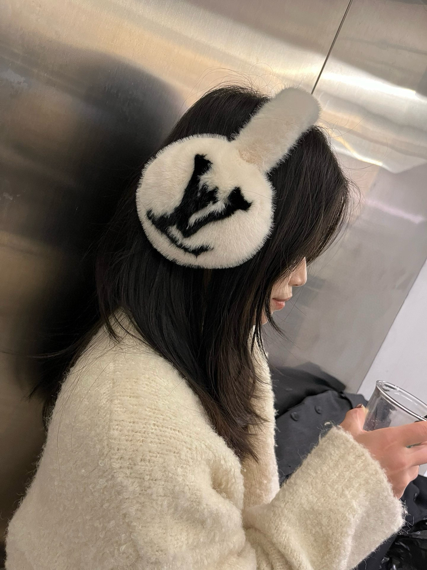NO:219542,Lv earmuffs, fur earbreads, essential hats for warmth, fisherman hats, baseball hats, knit hats, hats, louis vuitton, espadrilles, hats19860909Lv耳罩,毛毛耳包,保暖必备帽子渔夫帽棒球帽针织帽,帽子,louis vuitton,espadrilles,hats,hat