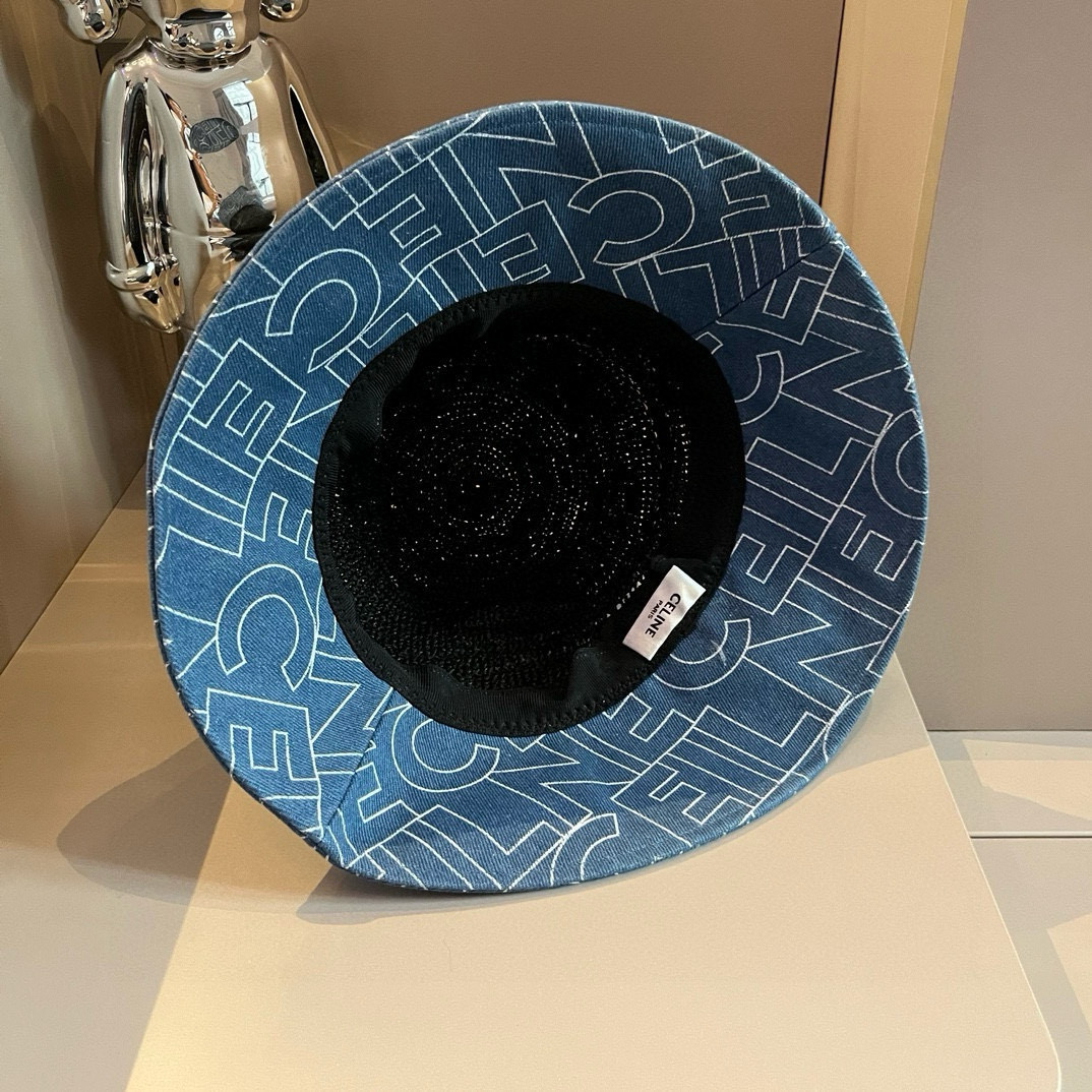 💰130¥

Celine赛琳新款草帽，拉菲草制作，拼老花FF面料，名媛必备，头围57cm