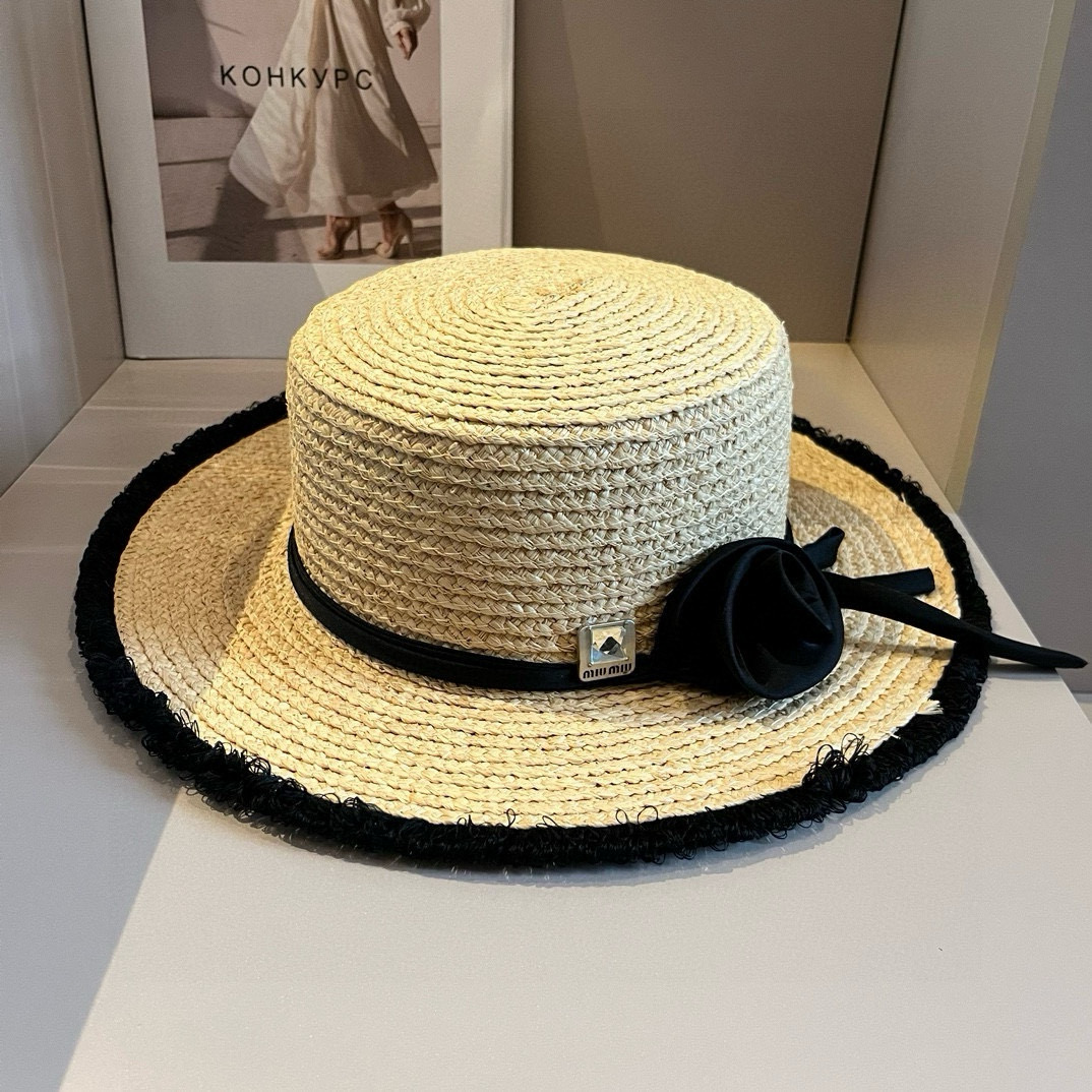 💰100
缪缪miumiu拉菲草帽，平顶礼帽，拉菲草制作，高端定制，头围57cm