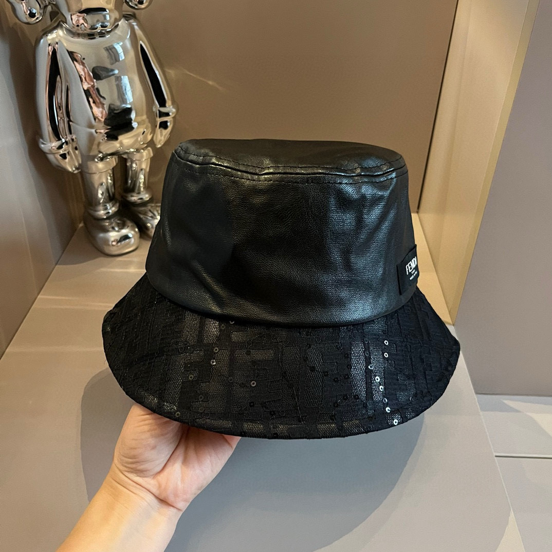 💰75¥
芬迪FF新款渔夫帽，洗水皮面料，头围57cm