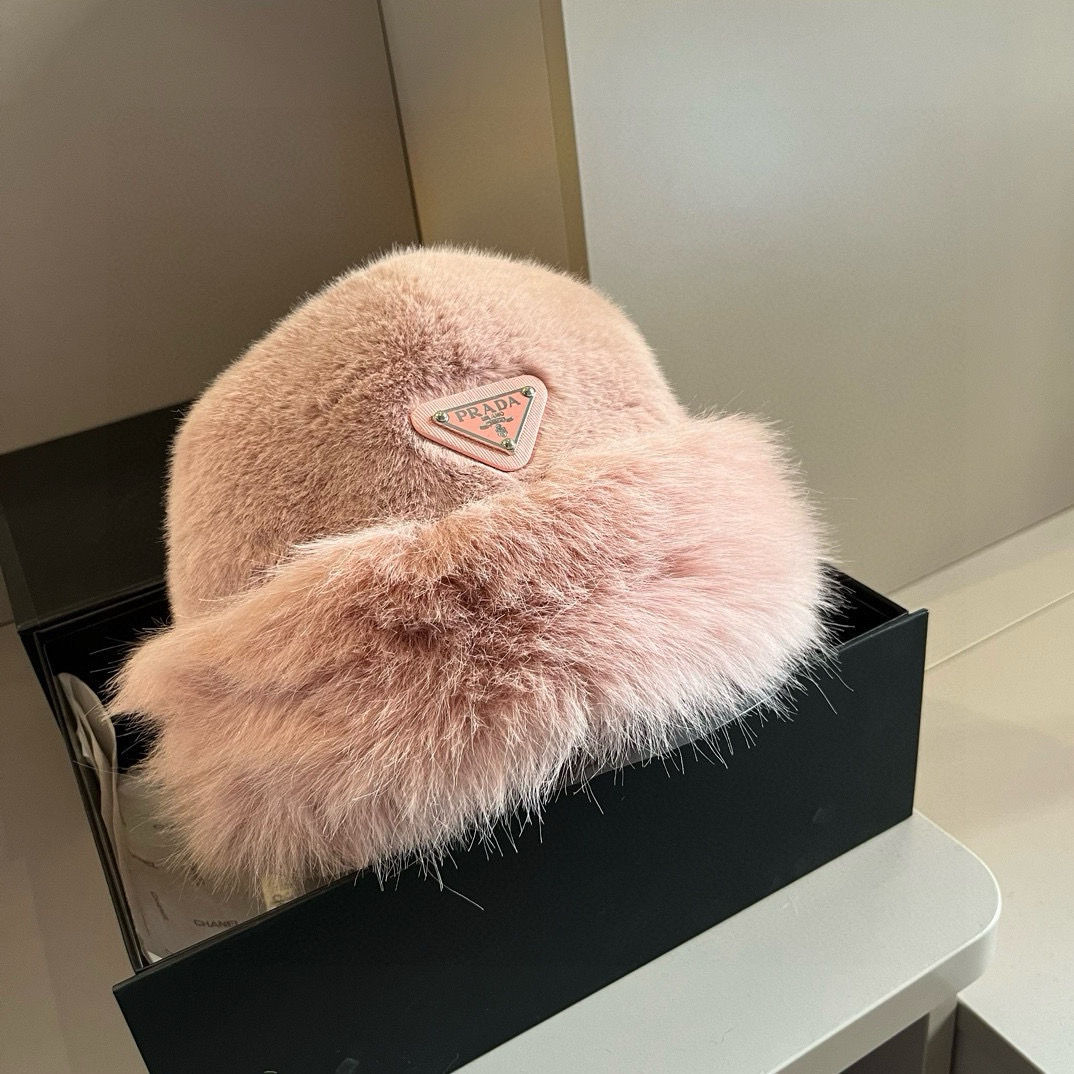 NO:220462,Prada new style fur fisherman hat, fur integrated, head circumference 57cm hat Fisherman hat Baseball hat Knit hat, hat, prada, espadrilles, hats19860909普拉达新款毛毛渔夫帽,皮毛一体,头围57cm帽子渔夫帽棒球帽针织帽,帽子,prada,espadrilles,hats,hat