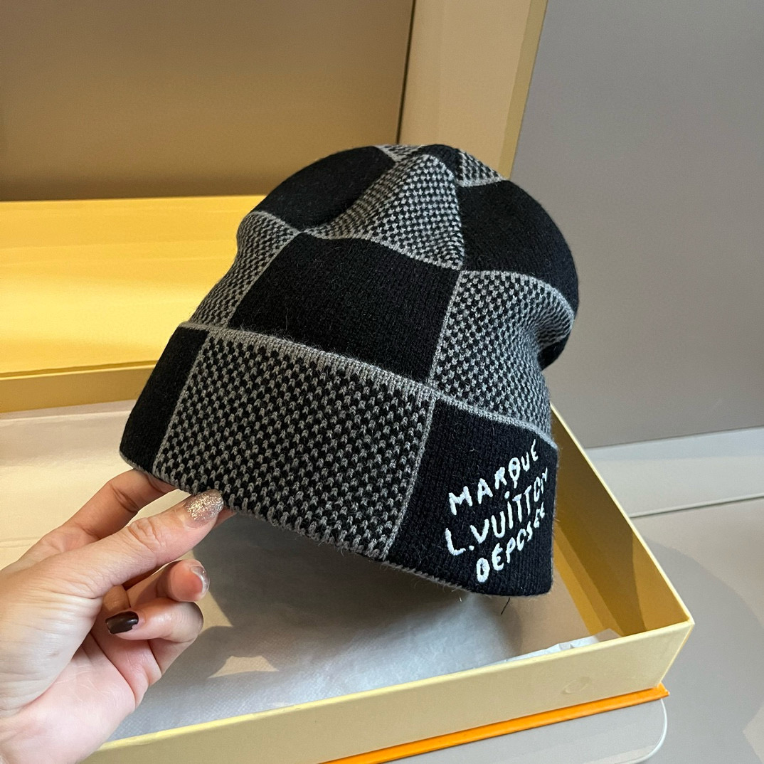 NO:220689,LV Louis Vuitton checkerboard new knitted wool hat, official hat fisherman hat baseball hat knit hat, hat, louis vuitton, louis vuitton, espadrilles, hats19860909LV路易威登棋盘格新款针织毛线帽,官方款帽子渔夫帽棒球帽针织帽,帽子,louis vuitton,louis vuitton,espadrilles,hats,hat