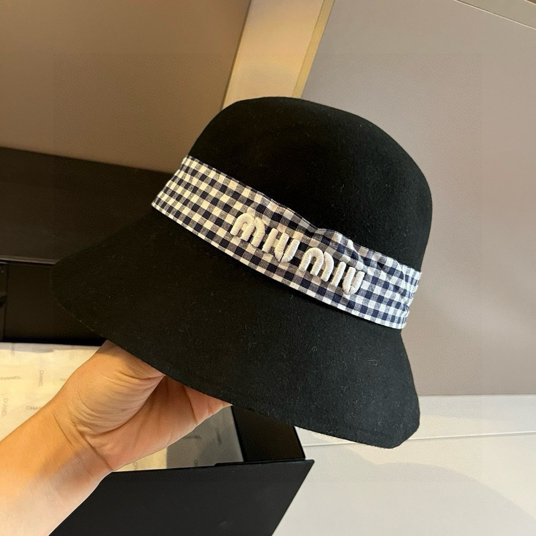 NO:220694,Miumiu Miu autumn and winter new wool pot hat, 100% wool fabric, head circumference 57cm hat, fisherman hat baseball hat knit hat, hat, miumiu, espadrilles, hats19860909miumiu缪缪秋冬新款羊毛盆帽,百分百羊毛面料、头围57cm帽子渔夫帽棒球帽针织帽,帽子,miumiu,espadrilles,hats,hat