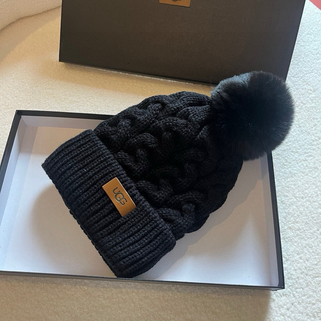 Ugg’s New Fur Hat: Warm and Stylish for Autumn and Winter - 图片 3