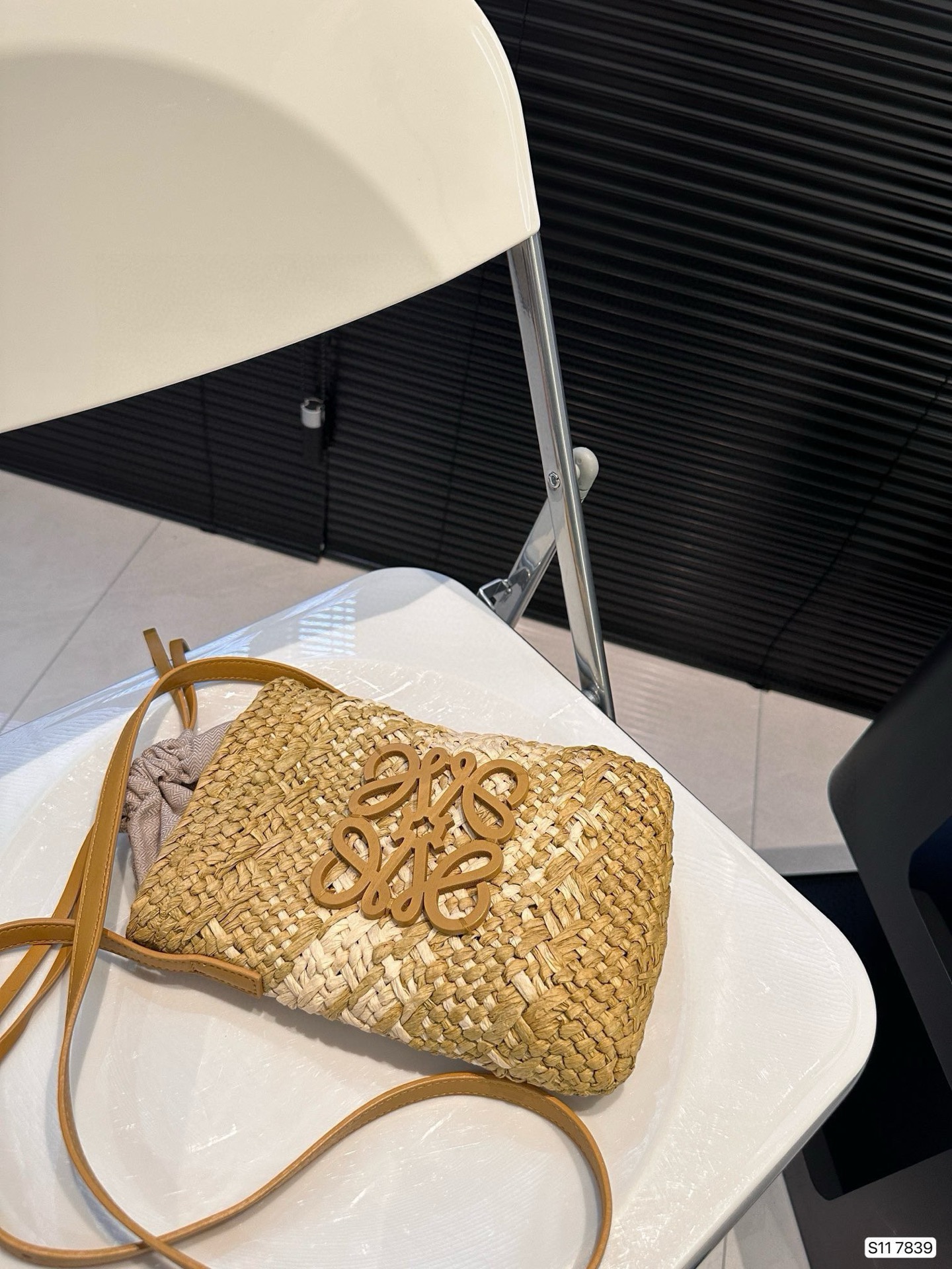 💰 275 ¥ 罗 罗 织 Roy Weiweiss phone bag. Summer vacation! Put your cell phone home. Dimensions: 17,23 Goods 7839 - 图片 3