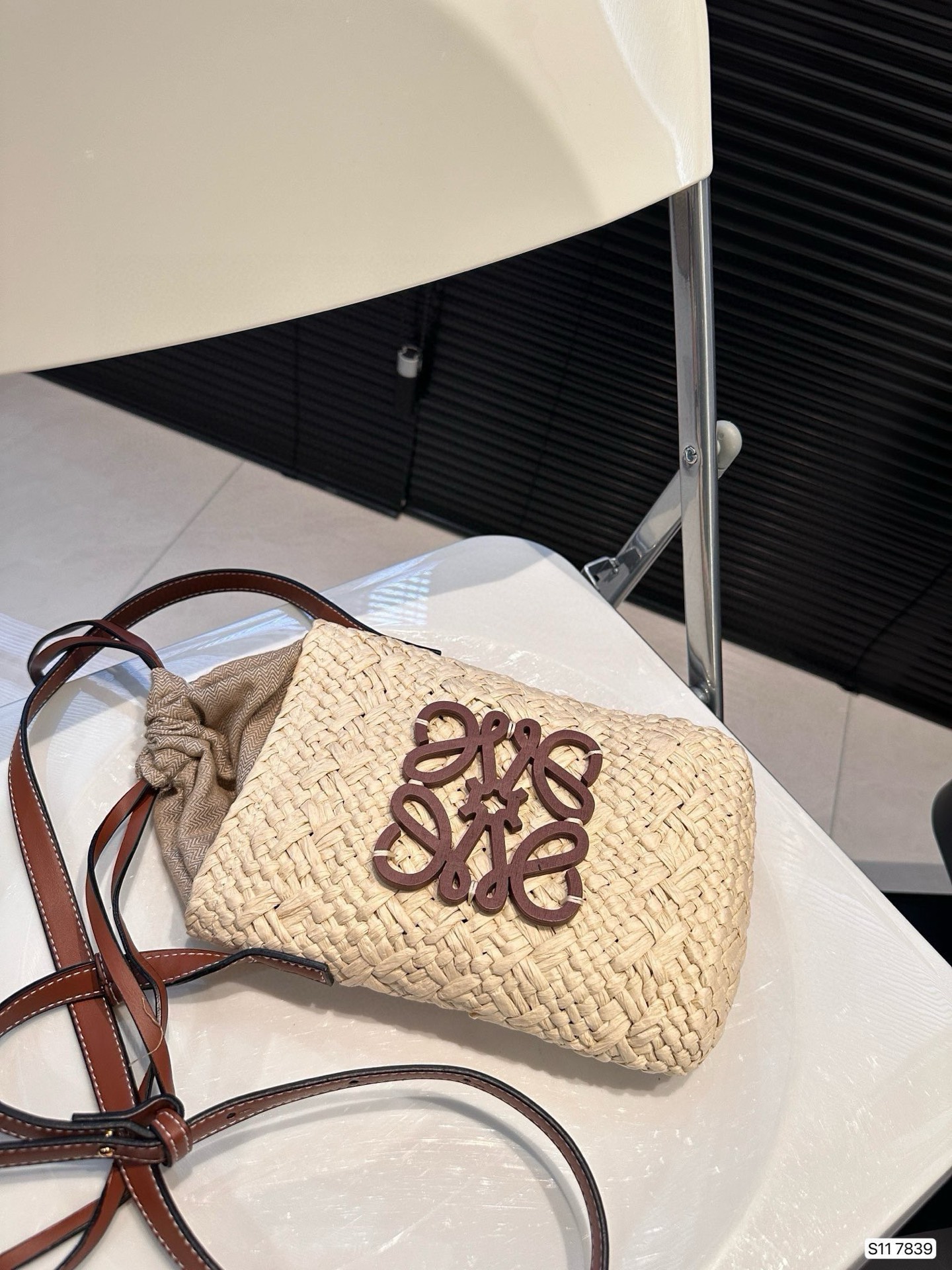 💰 275 ¥ 罗 罗 织 Roy Weiweiss phone bag. Summer vacation! Put your cell phone home. Dimensions: 17,23 Goods 7839 - 图片 4