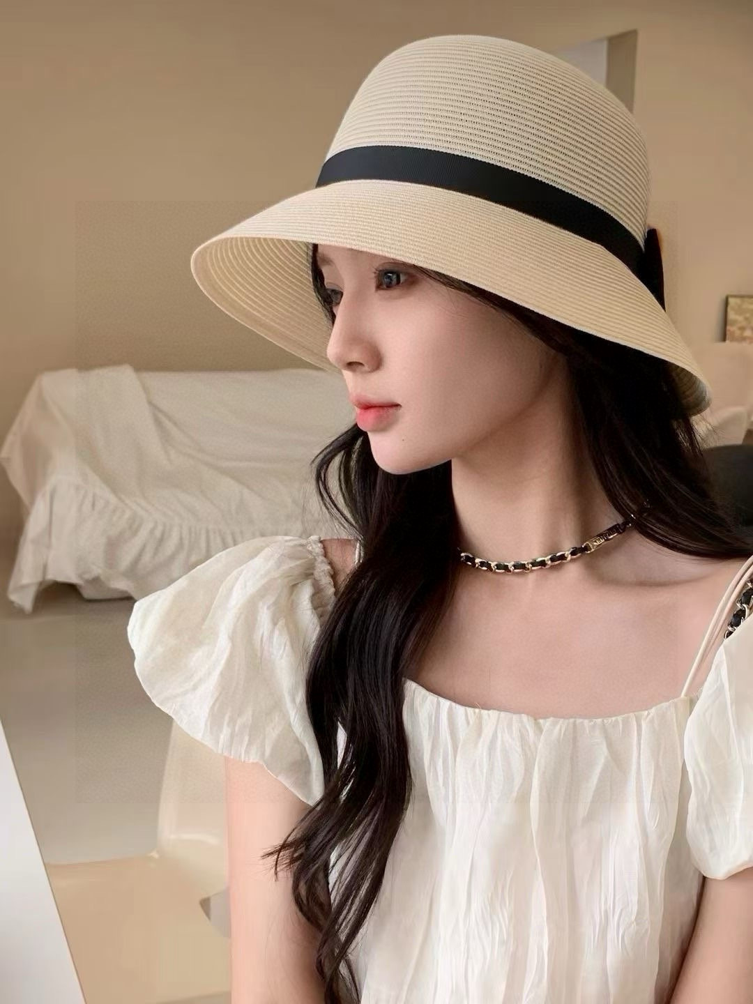 NO:221386,Miumiu Miu Straw Hat, celebrity style small round hat, high-end customization, head circumference 57cm hat, fisherman hat, baseball hat, knit hat, hat, miumiu, espadrilles, hats19860909miumiu缪缪草帽,名媛风小圆帽,高端定制,头围57cm帽子渔夫帽棒球帽针织帽,帽子,miumiu,espadrilles,hats,hat