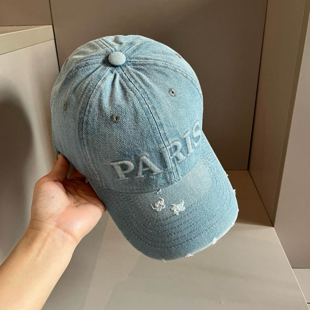 NO:221447,Prada Prada new denim baseball cap baseball cap, play cowboy hat, head circumference 57cm hat fisherman hat baseball cap knit hat, hat, prada, prada, espadrilles, hats19860909普拉达Prada新款牛仔棒球帽 鸭舌帽,戏水牛仔帽,头围57cm帽子渔夫帽棒球帽针织帽,帽子,prada,prada,espadrilles,hats,hat