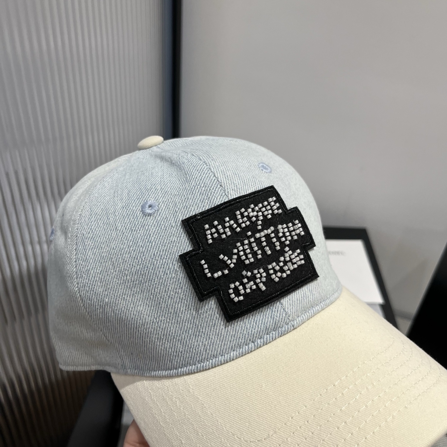 NO:221445,LV Louis Vuitton new denim baseball cap, head circumference 57cm hat, fisherman hat baseball cap knit hat, hat, louis vuitton, louis vuitton, espadrilles, hats19860909LV路易威登新款牛仔鸭舌帽,头围57cm帽子渔夫帽棒球帽针织帽,帽子,louis vuitton,louis vuitton,espadrilles,hats,hat