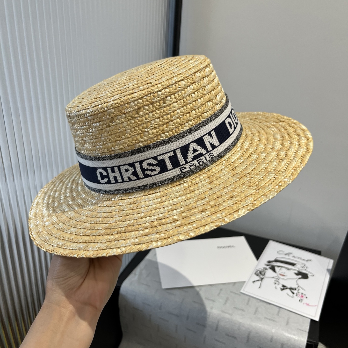 NO:221556,Dior Dior straw top hat, sun hat, head circumference 57cm hat Fisherman hat Baseball hat Knit hat, hat, dior, dior, espadrilles, hats19860909Dior迪奥麦秆草平顶礼帽,遮阳帽,头围57cm帽子渔夫帽棒球帽针织帽,帽子,dior,dior,espadrilles,hats,hat