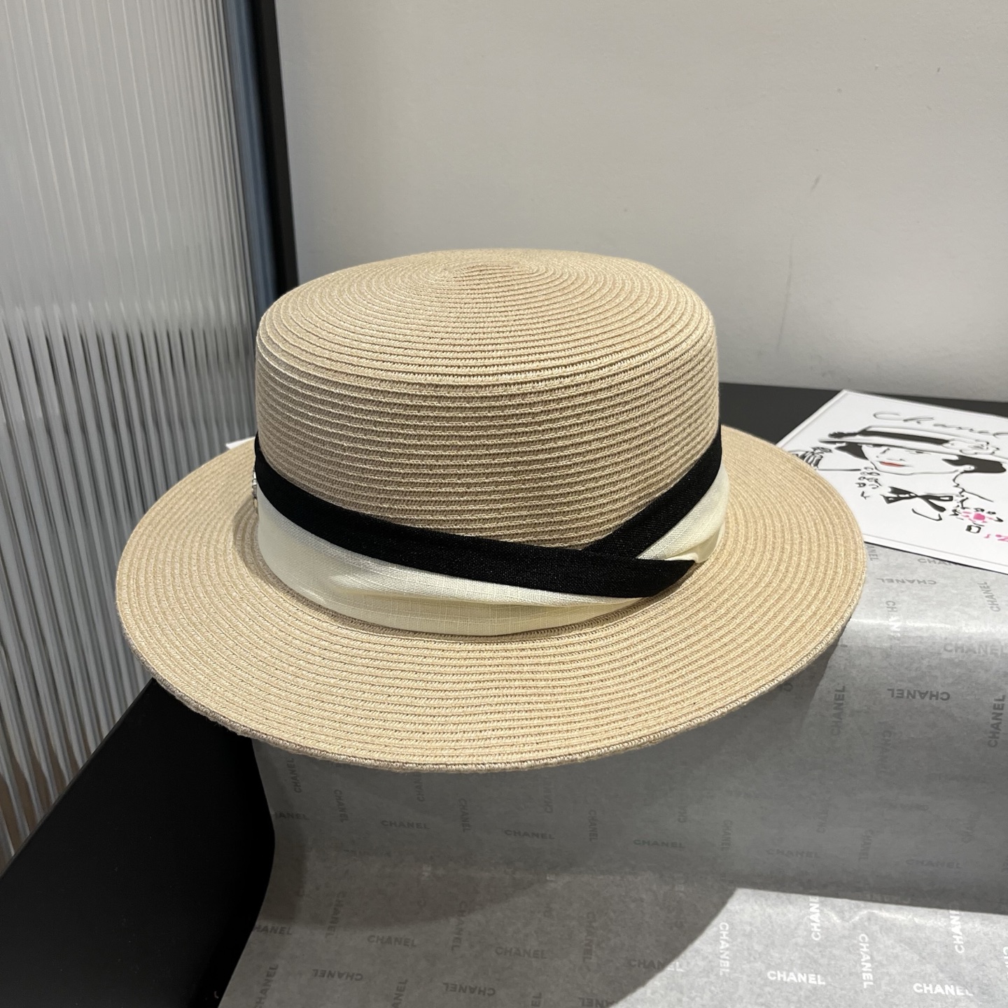 P
miumiu缪缪新款平顶礼帽，PP草面料，头围57cm