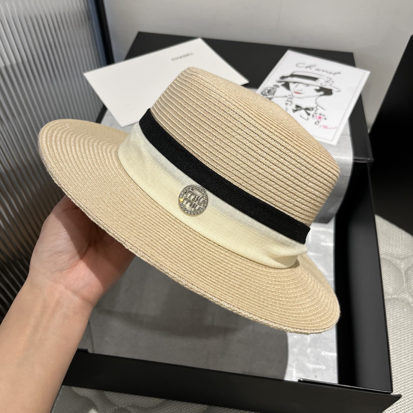 P
miumiu缪缪新款平顶礼帽，PP草面料，头围57cm
