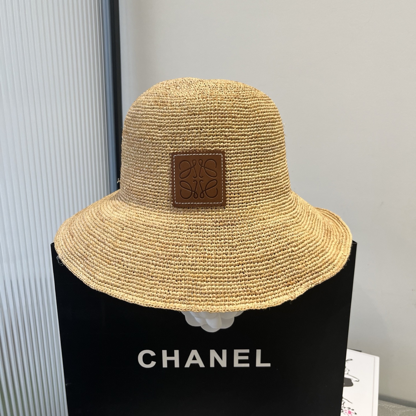 NO:222396,LOEWE new Rafi straw hat, pure hand hook straw hat, foldable, essential items for travel, head circumference 57cm hat, fisherman hat, baseball hat, knit hat, hat, loewe, loewe, espadrilles, hats19860909LOEWE罗意威新款拉菲草帽,纯手钩草帽,可折叠,出游必备单品,头围57cm帽子渔夫帽棒球帽针织帽,帽子,loewe,loewe,espadrilles,hats,hat
