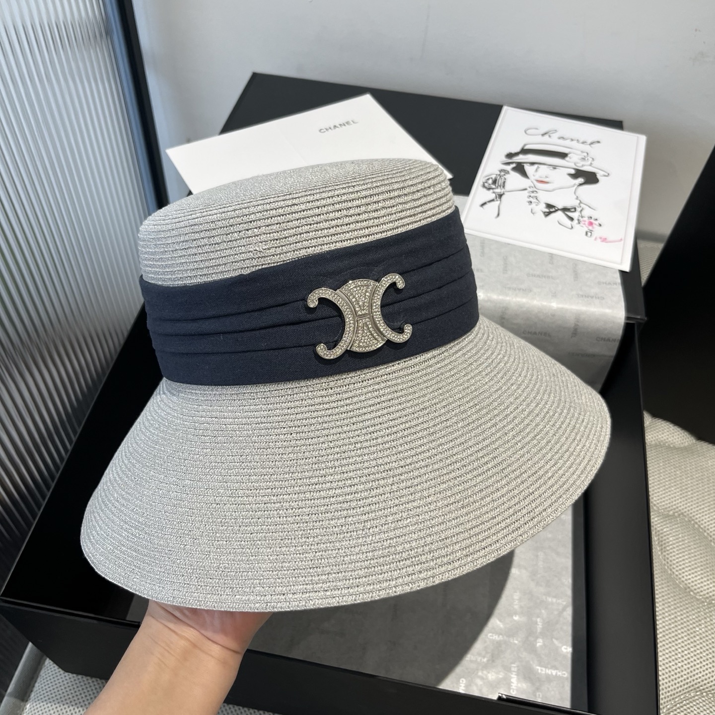 NO:222412,Celine Celine's new straw hat, soft and fine straw making, foldable head circumference 57cm hat, fisherman's hat, baseball hat, knit hat, hat, celine, celine, espadrilles, hats19860909Celine赛琳新款草帽,软细草制作,可折叠头围57cm帽子渔夫帽棒球帽针织帽,帽子,celine,celine,espadrilles,hats,hat