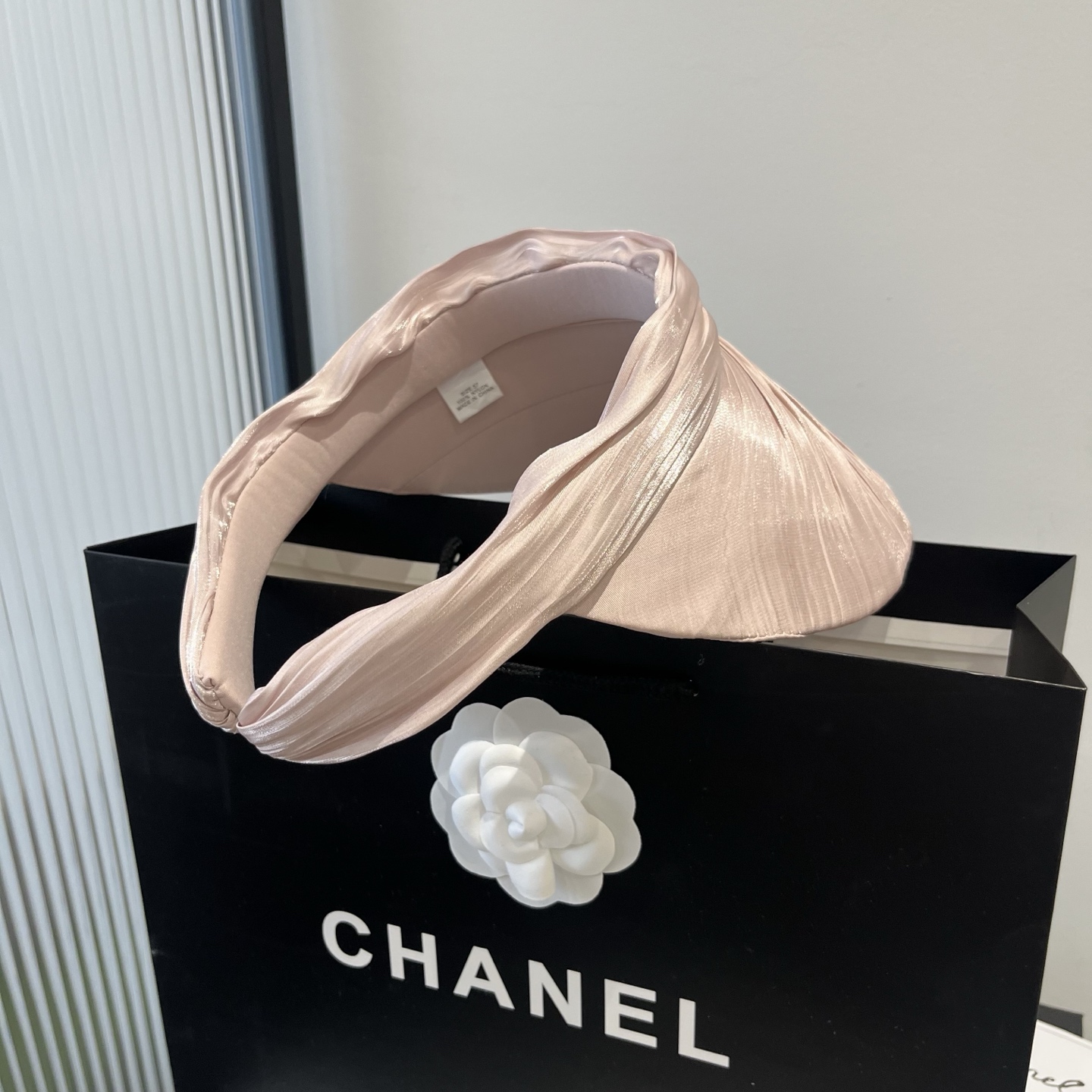 NO:222444,Miumiu Miu new silk headband, bow sun hat, fisherman hat baseball hat knit hat, hat, miumiu, espadrilles, real silk, hats19860909miumiu缪缪新款真丝发箍,蝴蝶结遮阳帽帽子渔夫帽棒球帽针织帽,帽子,miumiu,espadrilles,real silk,hats,hat