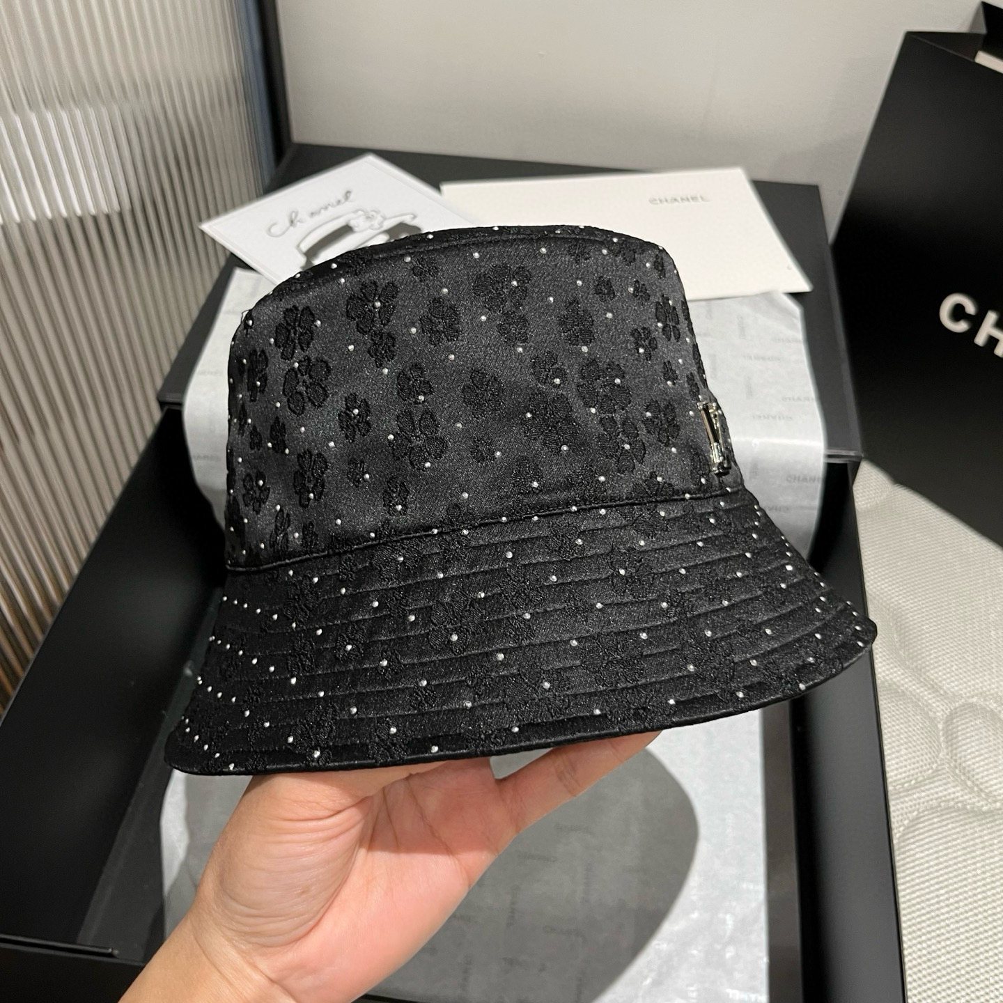 NO:222417,LV new fisherman hat, double-sided design, head circumference 57cm hat, fisherman hat baseball hat knit hat, hat, louis vuitton, espadrilles, hats19860909LV新款渔夫帽,双面设计,头围57cm帽子渔夫帽棒球帽针织帽,帽子,louis vuitton,espadrilles,hats,hat