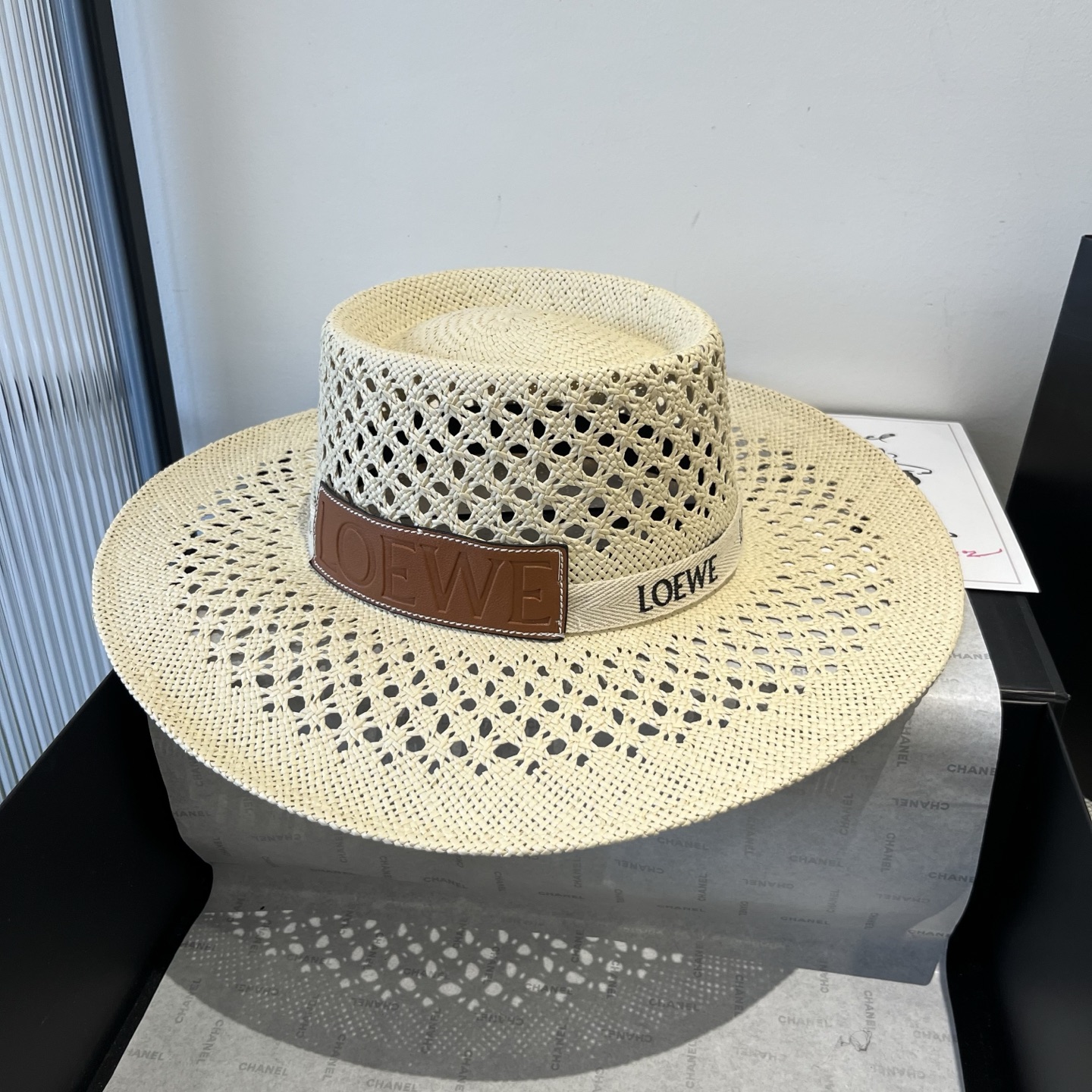 NO:222432,LOEWE new style and straw hat, pure hand hook straw hat, essential items for travel, head circumference 57cm hat, fisherman hat, baseball hat, knit hat, hat, loewe, loewe, espadrilles, hats19860909LOEWE罗意威新款和草帽,纯手钩草帽,出游必备单品,头围57cm帽子渔夫帽棒球帽针织帽,帽子,loewe,loewe,espadrilles,hats,hat