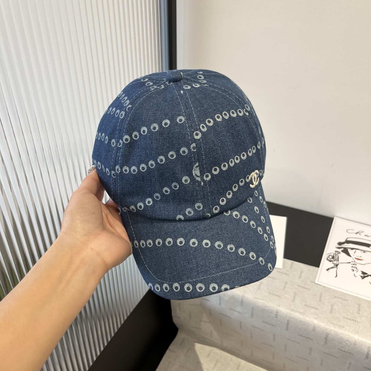 NO:222453,Chanel Chanel denim baseball cap, 25 years new counter style, head circumference 57cm hat, fisherman hat baseball hat knit hat, hat, chanel, chanel, espadrilles, hats19860909Chanel香奈儿牛仔鸭舌帽,25年专柜新款,头围57cm帽子渔夫帽棒球帽针织帽,帽子,chanel,chanel,espadrilles,hats,hat