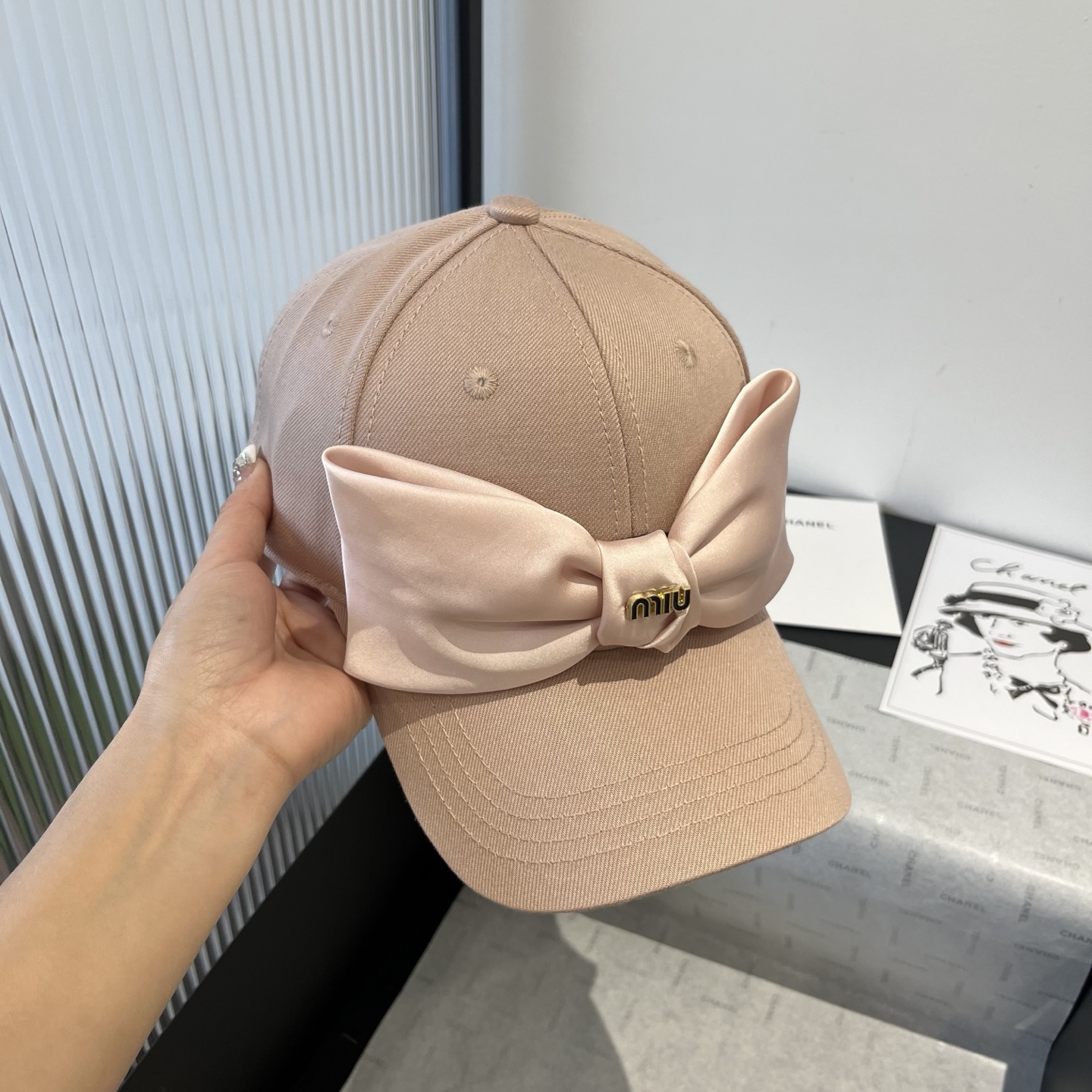 NO:222404,Miumiu Miumi bow baseball cap, high-end customization, head circumference 57cm hat, fisherman hat baseball cap knit hat, hat, miumiu, espadrilles, hats19860909miumiu缪缪蝴蝶结鸭舌帽,高端定制,头围57cm帽子渔夫帽棒球帽针织帽,帽子,miumiu,espadrilles,hats,hat
