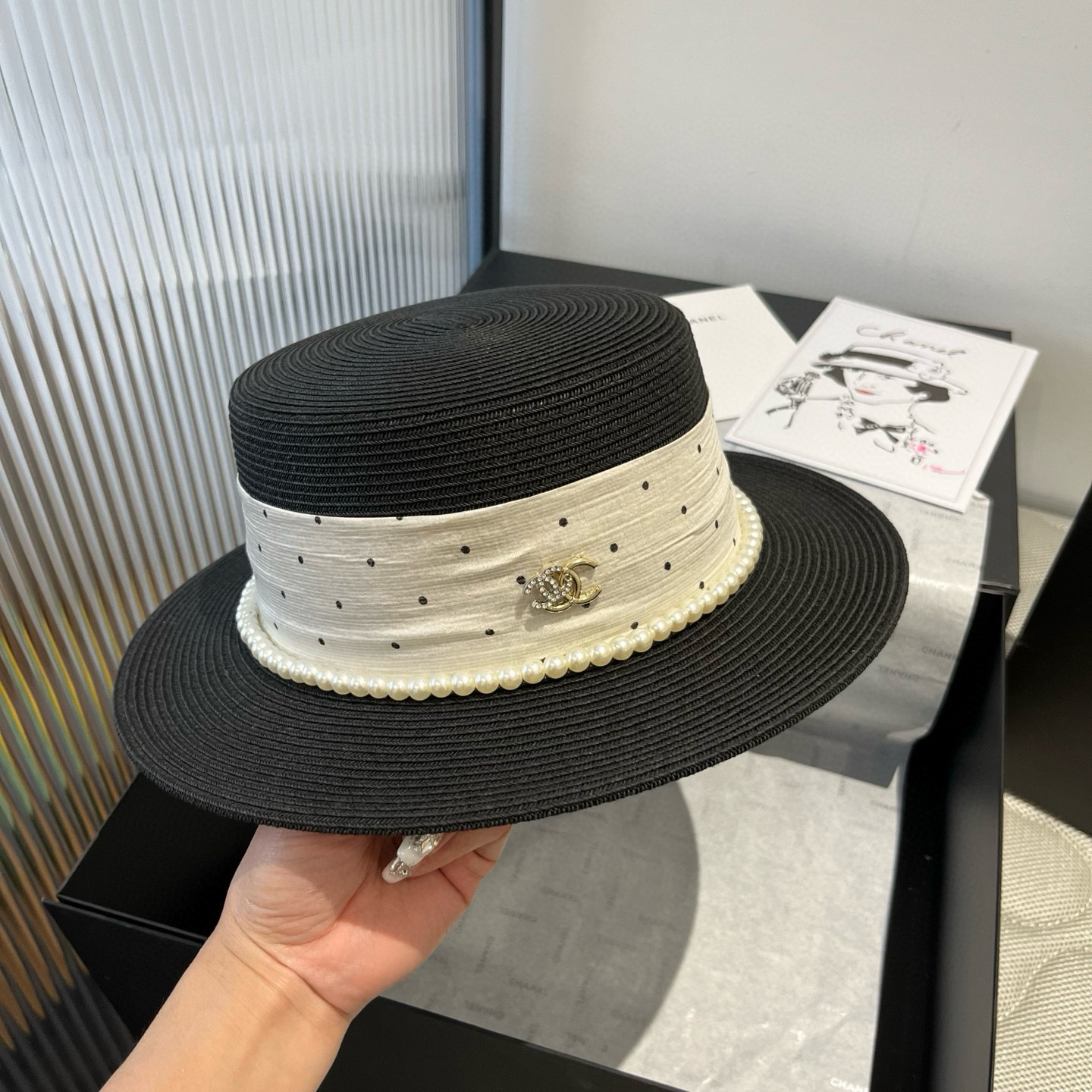 NO:224661,Chanel Chanel new top hat, Taiwan PP grass, head circumference 57cm hat, straw hat, fisherman hat, baseball hat, knit hat, hat, chanel, chanel, espadrilles, hats19860909Chanel香奈儿新款平顶礼帽,台湾PP草,头围57cm帽子草帽渔夫帽棒球帽针织帽,帽子,chanel,chanel,espadrilles,hats,hat