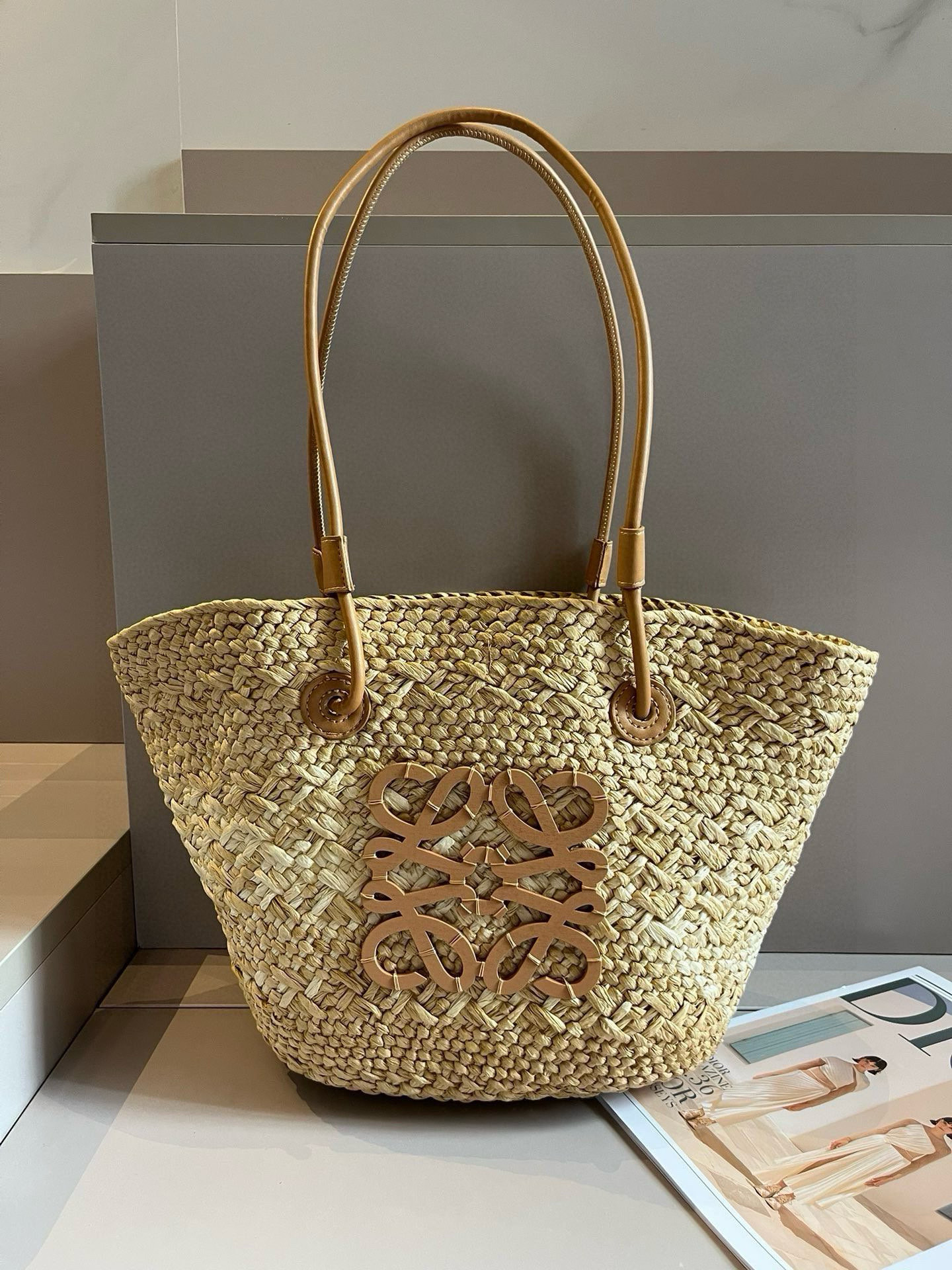 NO:224699,Luo Yiwei new color straw woven bag LOEWE official website straw woven bag Lafite hand woven bag, must-have for summer beach trip, counters are out of stock, size: top width 50cm, bottom width 28, height 25cm hat Straw hat Fisherman hat Baseball hat Knitted hat, hat, loewe, loewe, espadrilles, espadrilles, hats19860909罗意威新颜色草编包 LOEWE罗意威官网款草编包拉菲草手编包,夏季出游沙滩必备,专柜都断货了,尺寸:上宽50cm 下宽28 高度25cm帽子草帽渔夫帽棒球帽针织帽,帽子,loewe,loewe,espadrilles,espadrilles,hats,hat