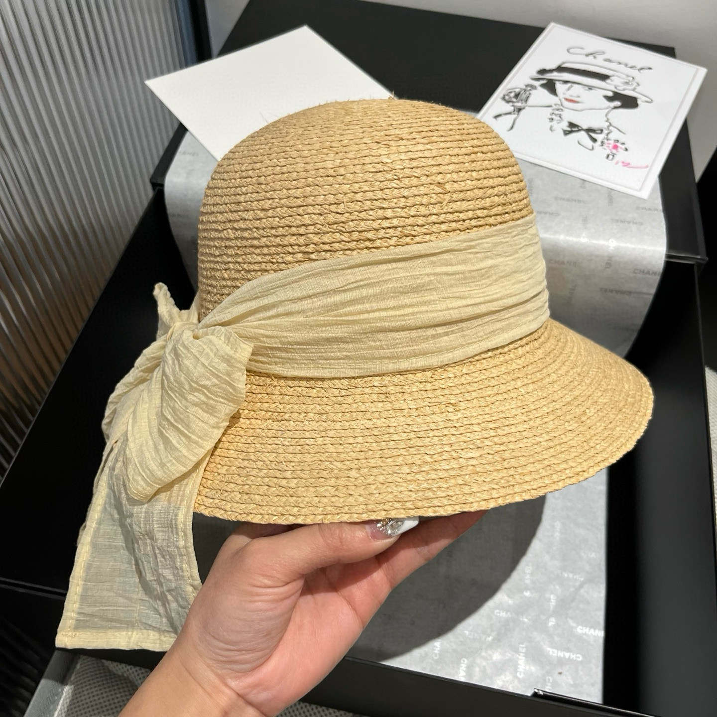 NO:225135,Miumiu Miu Lafi straw pot hat, celebrity style, head circumference 57cm hat, straw hat, fisherman hat, baseball hat, knit hat, hat, miumiu, espadrilles, hats19860909miumiu缪缪拉菲草盆帽,名媛风,头围57cm帽子草帽渔夫帽棒球帽针织帽,帽子,miumiu,espadrilles,hats,hat