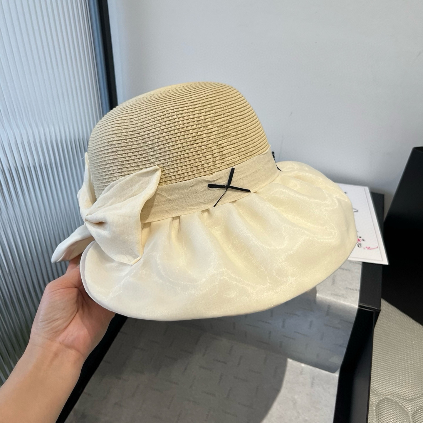 NO:225139,Miumiu Miumiu new lantern hat, sunshade hat, UV brim, head circumference 57cm hat, straw hat fisherman hat baseball hat knit hat, hat, miumiu, espadrilles, hats19860909miumiu缪缪新款灯笼帽,遮阳草帽,防紫外线帽檐,头围57cm帽子草帽渔夫帽棒球帽针织帽,帽子,miumiu,espadrilles,hats,hat