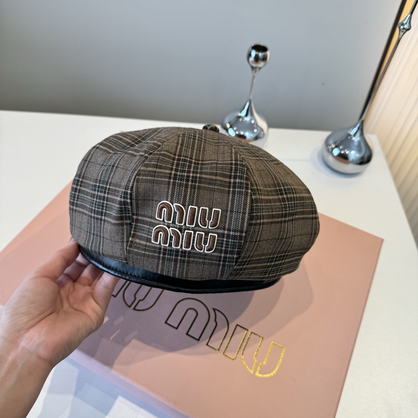 NO:552804,miumiu new beret, head circumference 57cm hat fisherman hat baseball cap knitted hat, hat, miumiu, espadrilles, hats19860909miumiu缪缪新款贝雷帽,头围57cm帽子渔夫帽棒球帽针织帽,帽子,miumiu,espadrilles,hats,hat