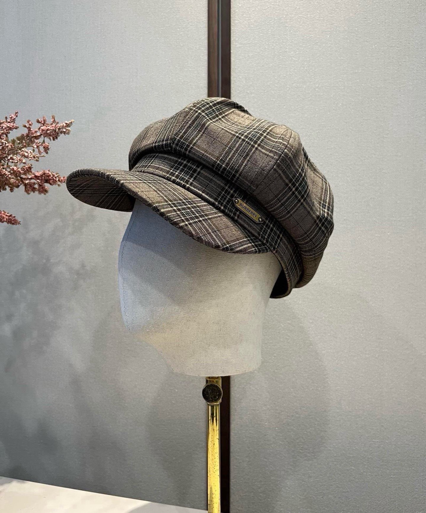 NO:552811,Burberry new duck bill painter hat, head circumference 57cm hat fisherman hat baseball cap knitted hat, hat, burberry, espadrilles, hats19860909巴宝莉新款鸭舌画家帽,头围57cm帽子渔夫帽棒球帽针织帽,帽子,burberry,espadrilles,hats,hat