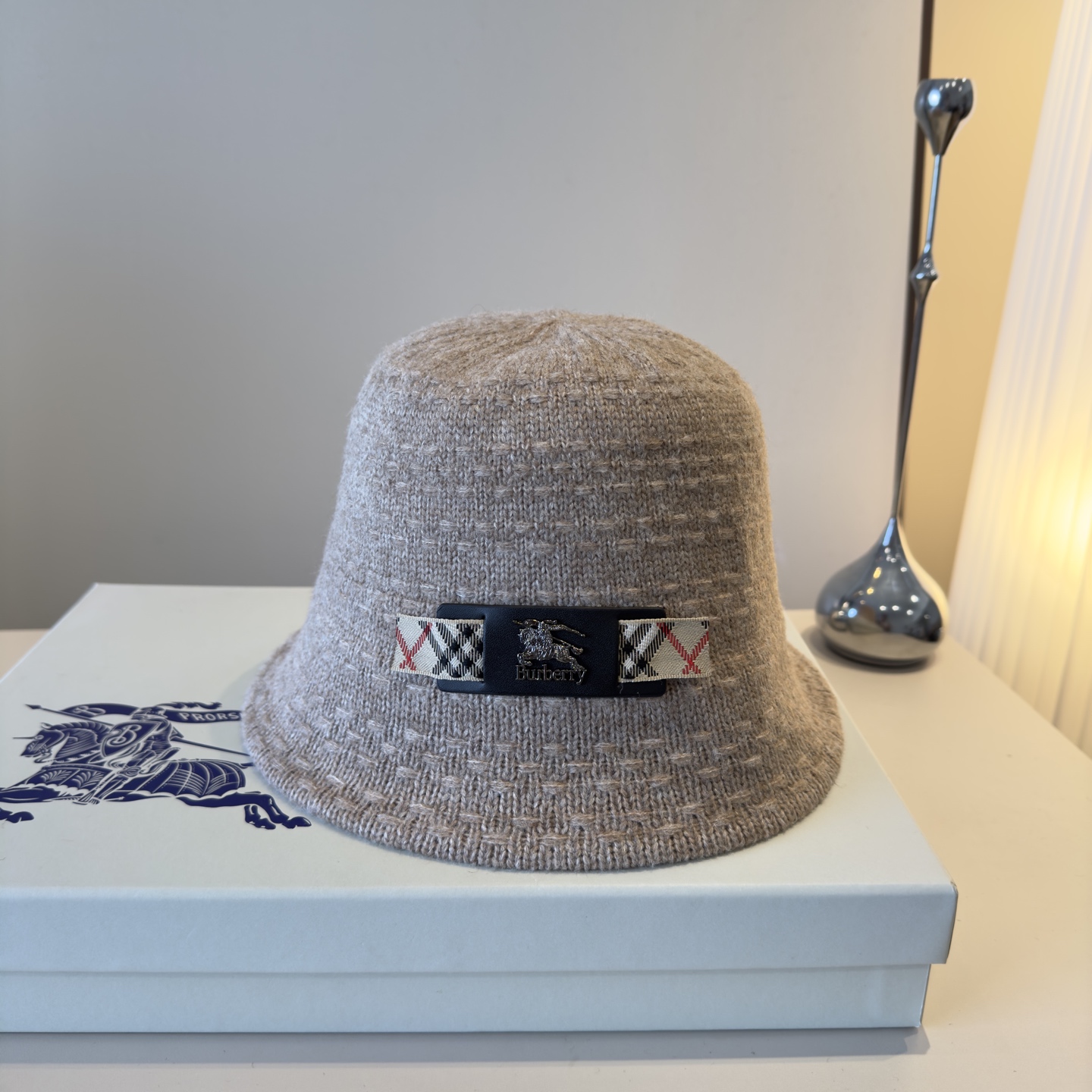 NO:587653,Burberry new autumn and winter fisherman hat, knitted fabric, head circumference 57cm hat fisherman hat baseball cap knitted hat, hat, burberry, espadrilles, hats19860909巴宝莉新款秋冬渔夫帽,针织面料,头围57cm帽子渔夫帽棒球帽针织帽,帽子,burberry,espadrilles,hats,hat