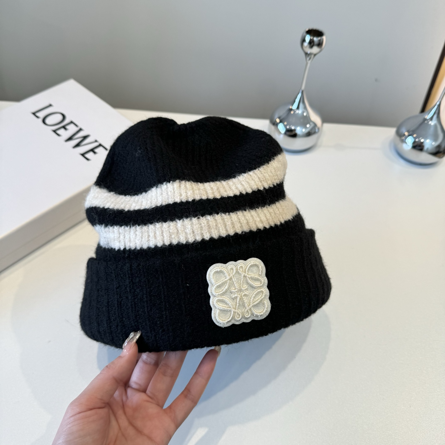 NO:587632,Loewe's new knitted woolen hat, woolen hat, fisherman hat, baseball cap, knitted hat, hat, loewe, espadrilles, hats19860909罗意威新款针织毛线帽,羊毛帽帽子渔夫帽棒球帽针织帽,帽子,loewe,espadrilles,hats,hat