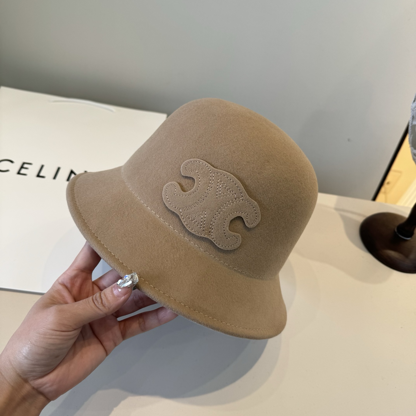 NO:580449,Celine basin hat, 100% wool fabric, head circumference 57cm hat, fisherman hat, baseball cap, knitted hat, hat, celine, celine, espadrilles, hats19860909Celine赛琳盆帽,百分百羊毛面料,头围57cm帽子渔夫帽棒球帽针织帽,帽子,celine,celine,espadrilles,hats,hat