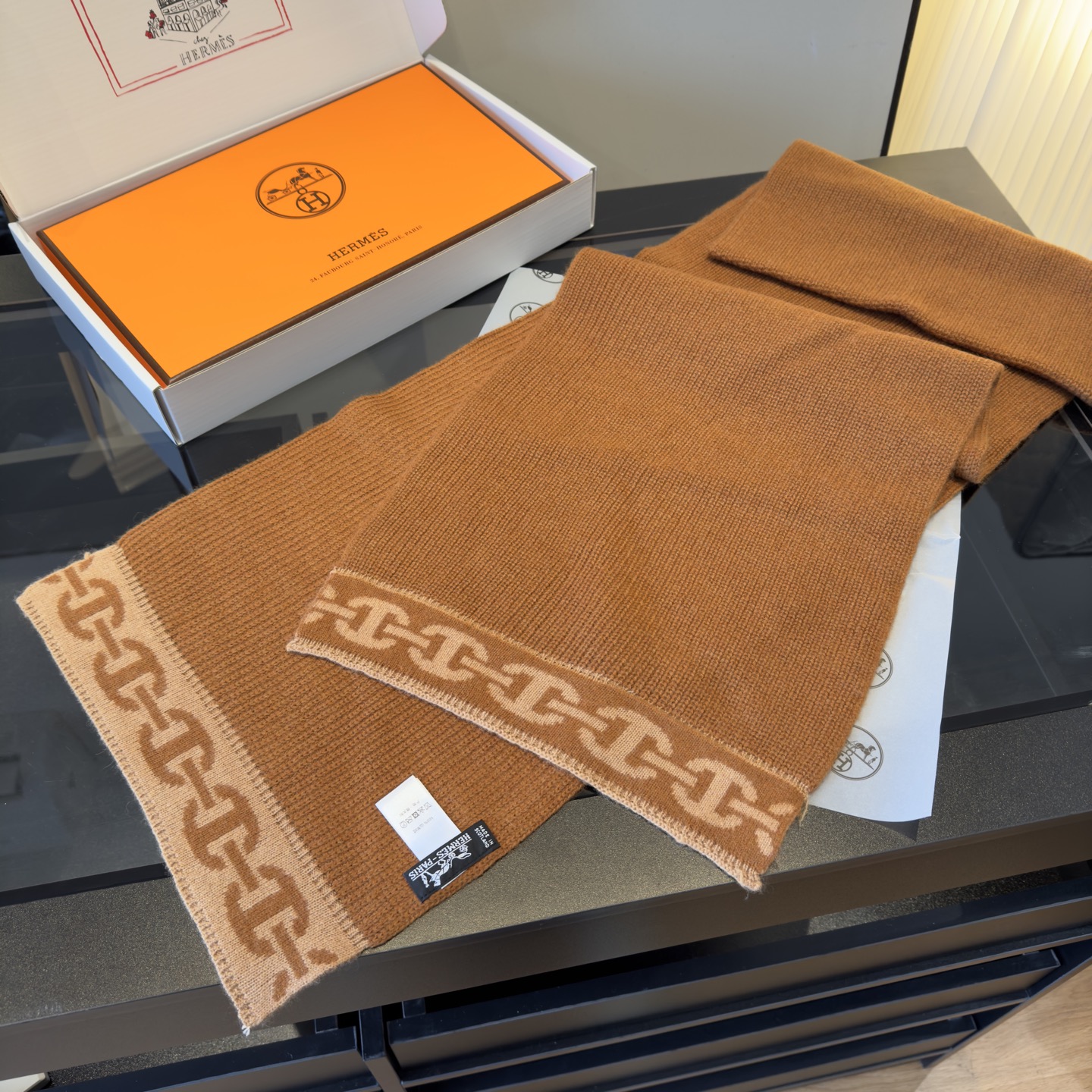 Hermès 爱马仕新款套装 又保暖又有质感的羊绒围巾帽子套装 温暖一整个冬天 毛茸茸的好温暖